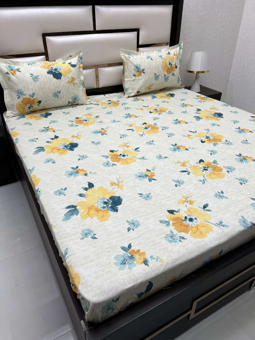 Pure Decor Sapphire Green & White Printed 400 TC Cotton King Bedsheet with 2 Pillow Covers
Pure Decor Sapphire Green & White Printed 400 TC Cotton King Bedsheet with 2 Pillow Covers