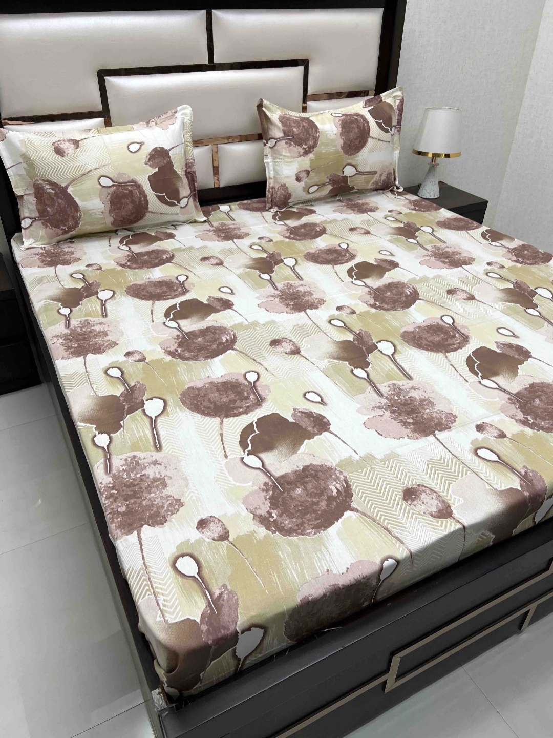 Pure Decor Royal Velar Brown Printed 330 TC Cotton King Bedsheet with 2 Pillow Covers
Pure Decor Royal Velar Brown Printed 330 TC Cotton King Bedsheet with 2 Pillow Covers
