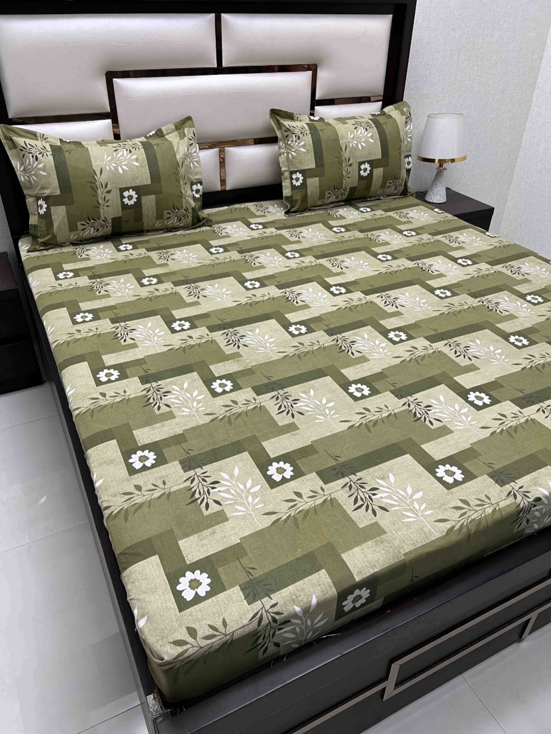 Pure Decor Passion Green & White Printed 230 TC Cotton Queen Bedsheet with 2 Pillow Covers
Pure Decor Passion Green & White Printed 230 TC Cotton Queen Bedsheet with 2 Pillow Covers