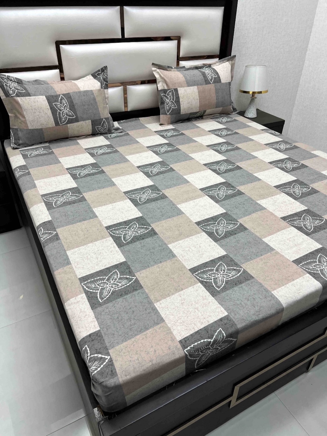 Pure Decor passion Grey Geometric Pure Cotton 230 TC Queen Bedsheet with 2 Pillow Covers
Pure Decor passion Grey Geometric Pure Cotton 230 TC Queen Bedsheet with 2 Pillow Covers