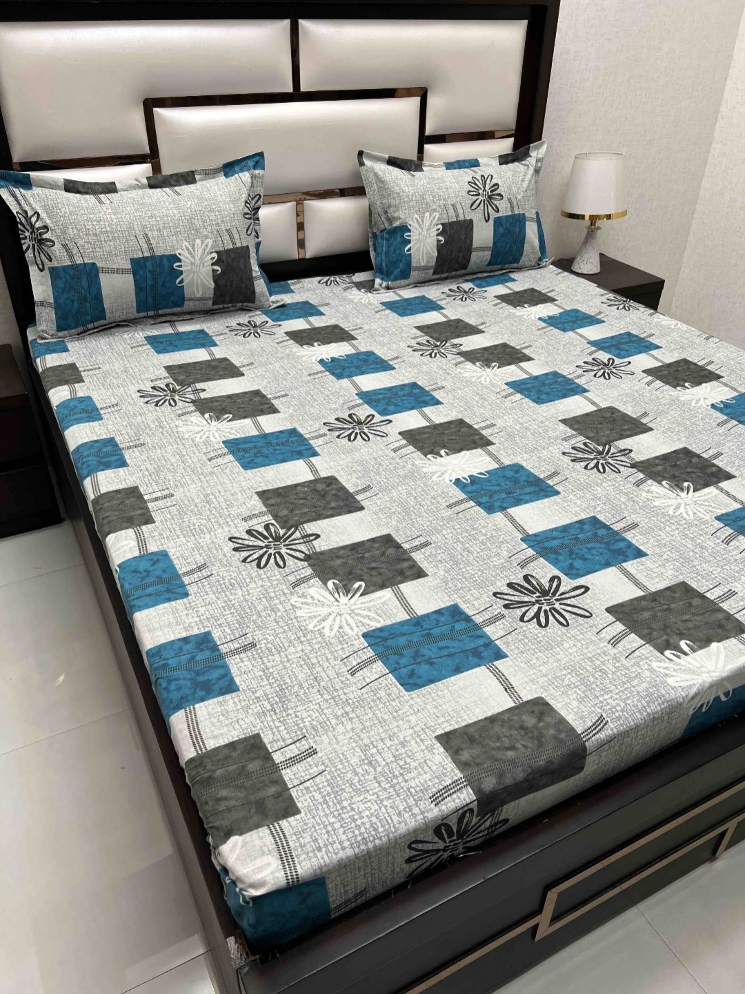 Pure Decor Passion Green & Blue Printed 230 TC Cotton Queen Bedsheet with 2 Pillow Covers
Pure Decor Passion Green & Blue Printed 230 TC Cotton Queen Bedsheet with 2 Pillow Covers