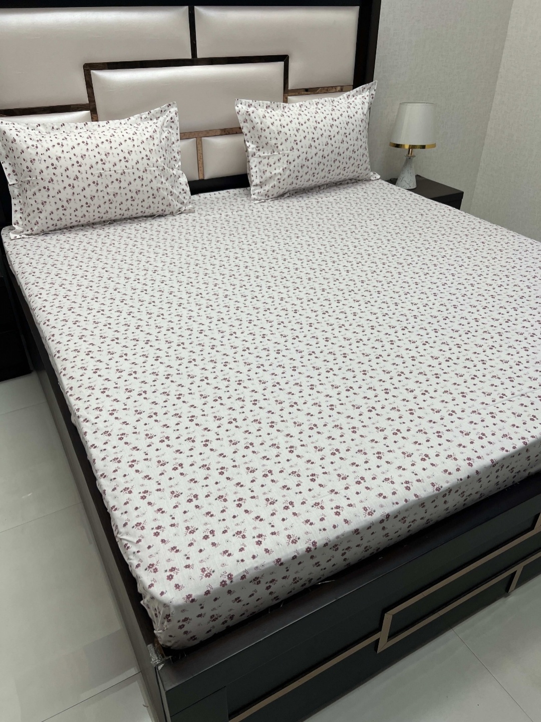 Pure Decor Villa White Floral Printed Pure Cotton 400 TC King Bedsheet & 2 Pillow Covers
Pure Decor Villa White Floral Printed Pure Cotton 400 TC King Bedsheet & 2 Pillow Covers