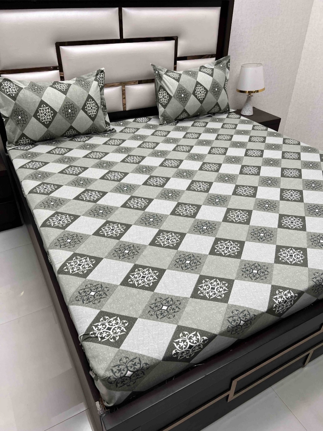 Pure Decor Passion Green & White Printed 230 TC Cotton Queen Bedsheet with 2 Pillow Covers
Pure Decor Passion Green & White Printed 230 TC Cotton Queen Bedsheet with 2 Pillow Covers