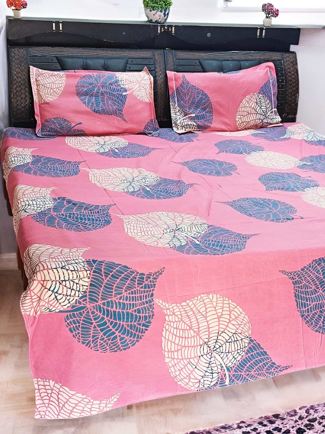 V.R.ENTERPRISES Pink Floral Printed 210 TC Cotton Queen Bedsheet with 2 Pillow Covers
V.R.ENTERPRISES Pink Floral Printed 210 TC Cotton Queen Bedsheet with 2 Pillow Covers