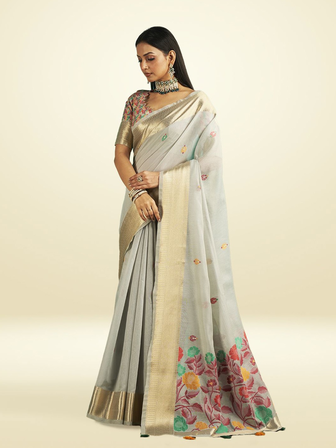 SARHA Inaara Floral Zari Pure Cotton Saree with Unstitched Blouse, Grey
SARHA Inaara Floral Zari Pure Cotton Saree with Unstitched Blouse, Grey