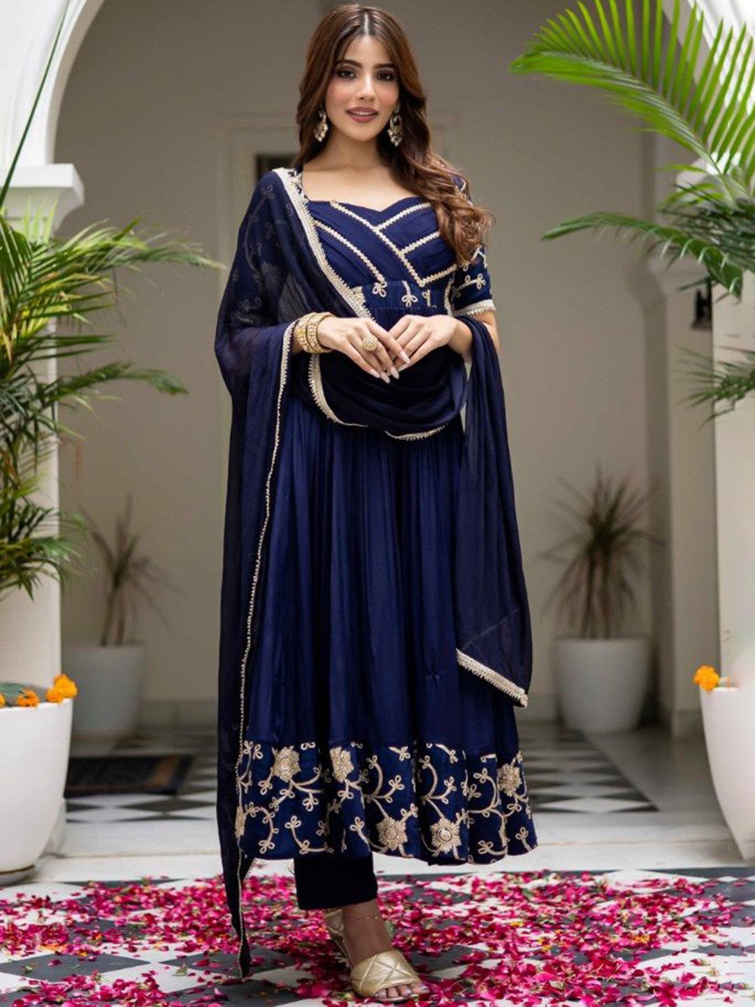 LABEL ADITI HUNDIA Floral Embroidered Zari Anarkali Kurta with Trousers & Dupatta, Navy blue
LABEL ADITI HUNDIA Floral Embroidered Zari Anarkali Kurta with Trousers & Dupatta, Navy blue