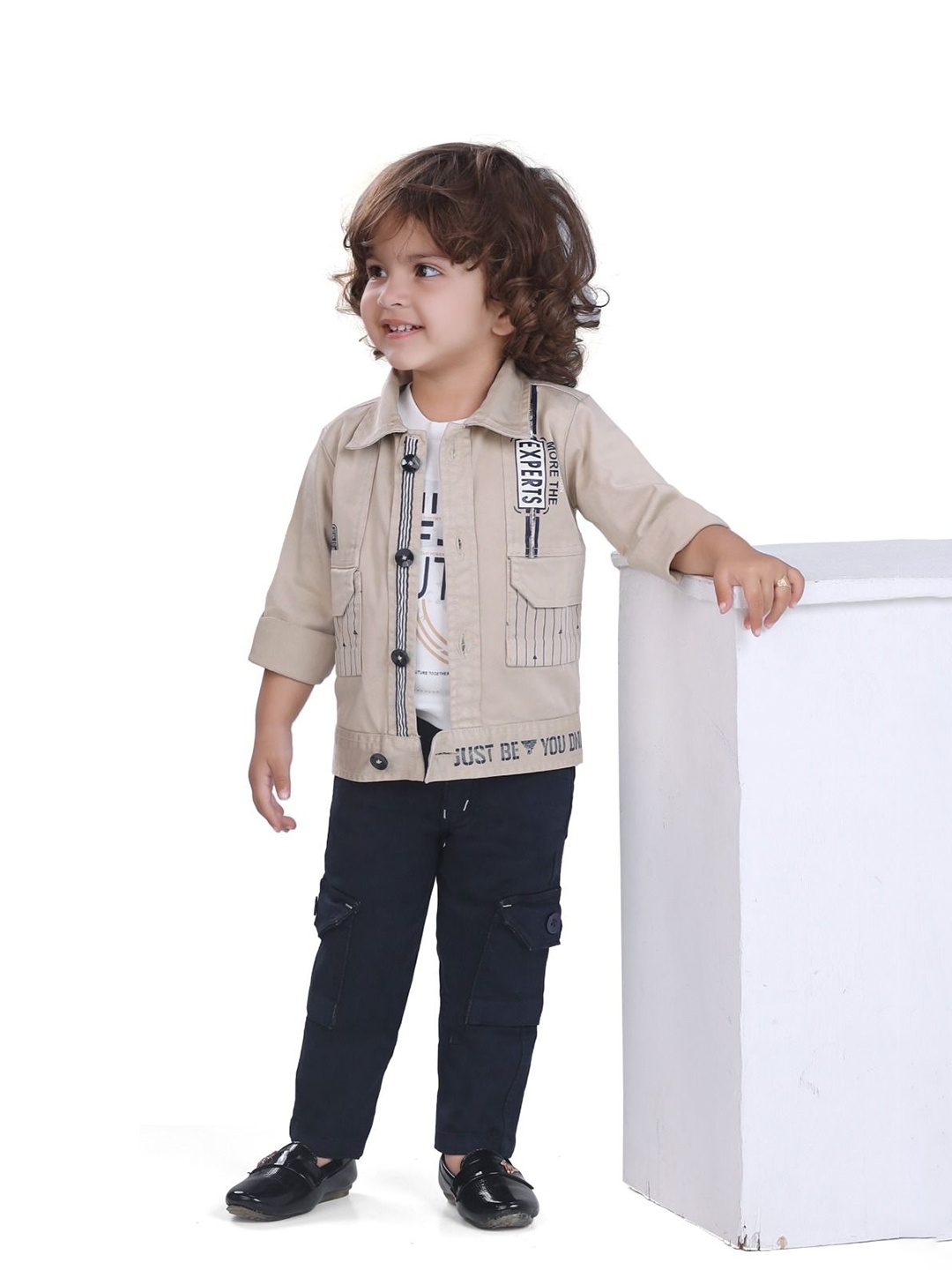 BAESD Boys Printed Shirt Collar Neck Long Sleeves Cotton Blend Shirt With Trousers, Khaki
BAESD Boys Printed Shirt Collar Neck Long Sleeves Cotton Blend Shirt With Trousers, Khaki