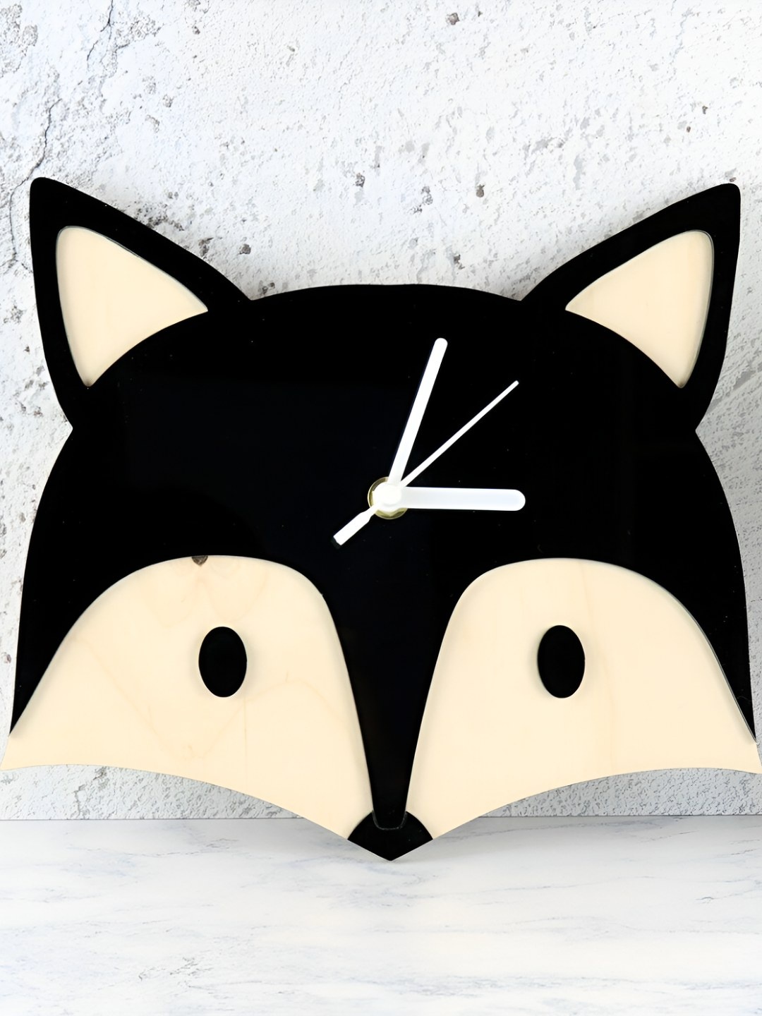 QEZNEF Beige & Black Textured Contemporary Wolf Face Shaped Wooden Wall Clock
QEZNEF Beige & Black Textured Contemporary Wolf Face Shaped Wooden Wall Clock