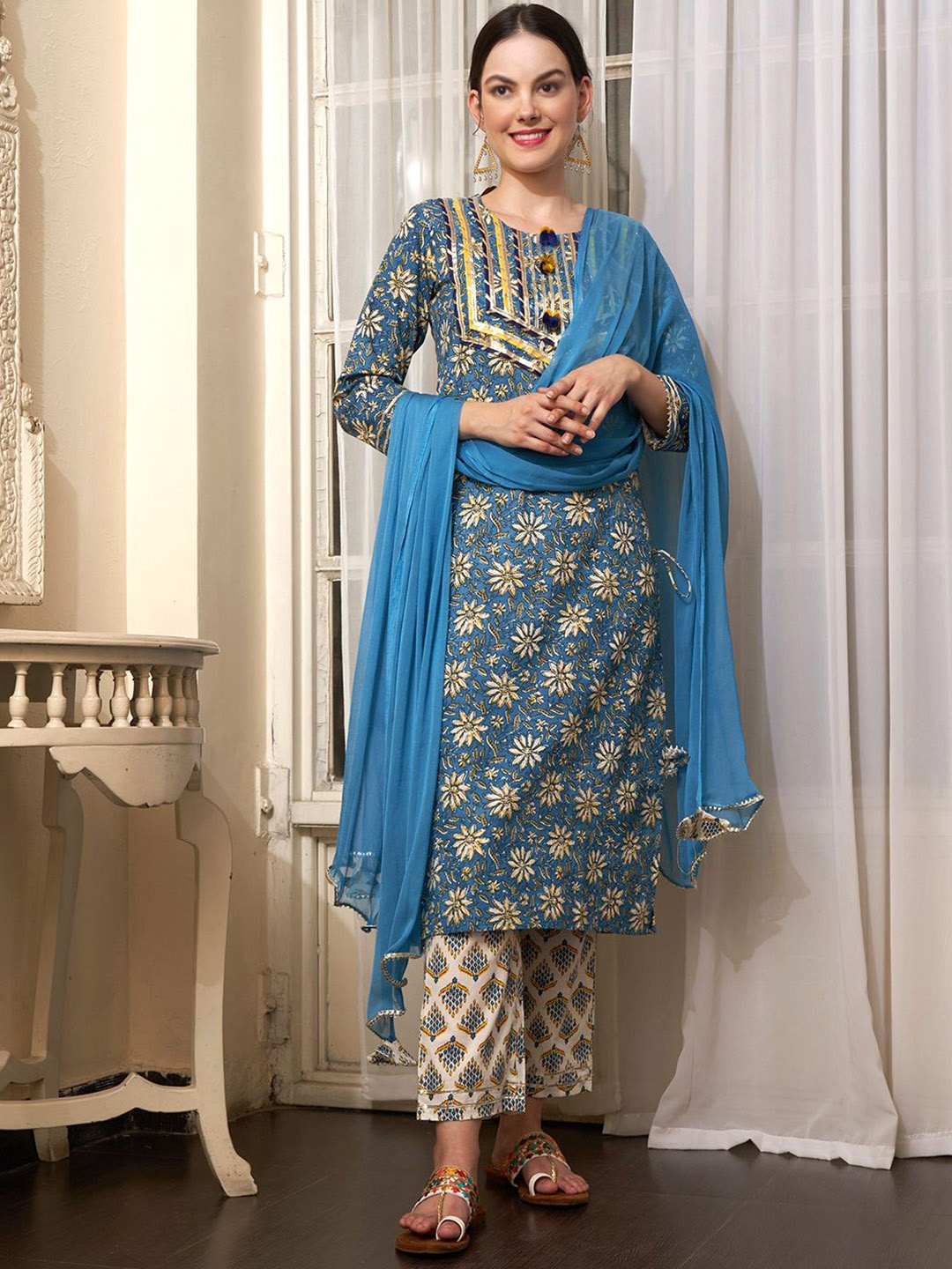 BANDIA Floral Printed Gotta Patti Pure Cotton Straight Kurta with Trousers & Dupatta, Blue
BANDIA Floral Printed Gotta Patti Pure Cotton Straight Kurta with Trousers & Dupatta, Blue