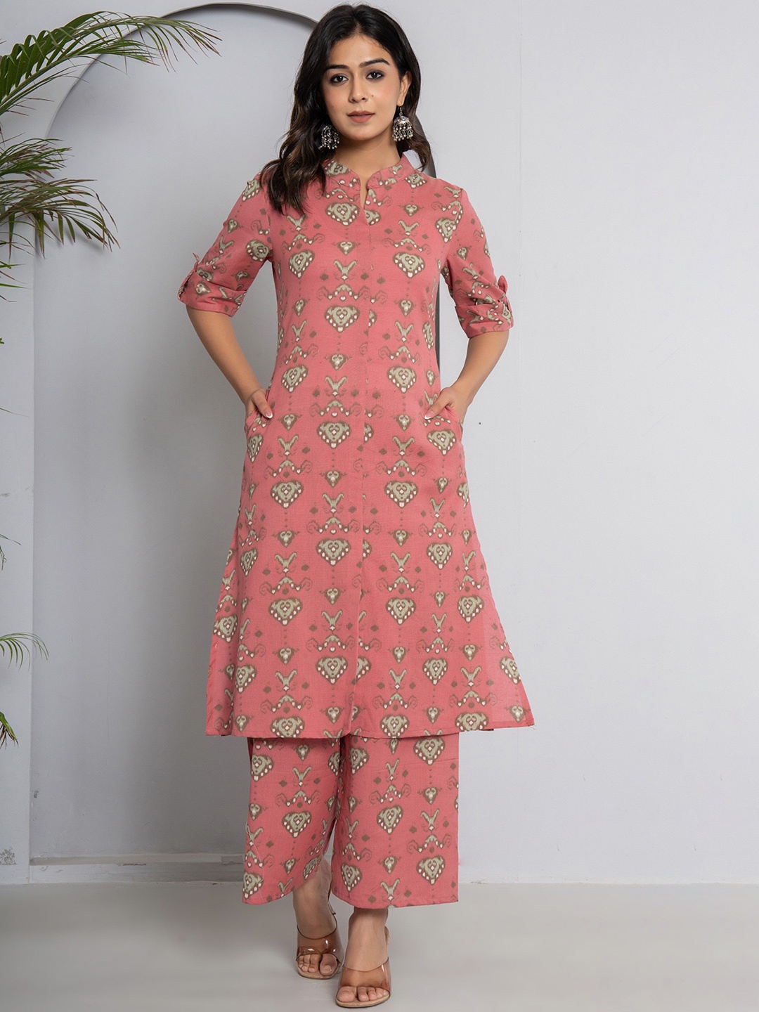 JAIPURI BUNAAI Ethnic Motifs Printed Mandarin Collar Pure Cotton Kurta with Palazzos, Pink
JAIPURI BUNAAI Ethnic Motifs Printed Mandarin Collar Pure Cotton Kurta with Palazzos, Pink