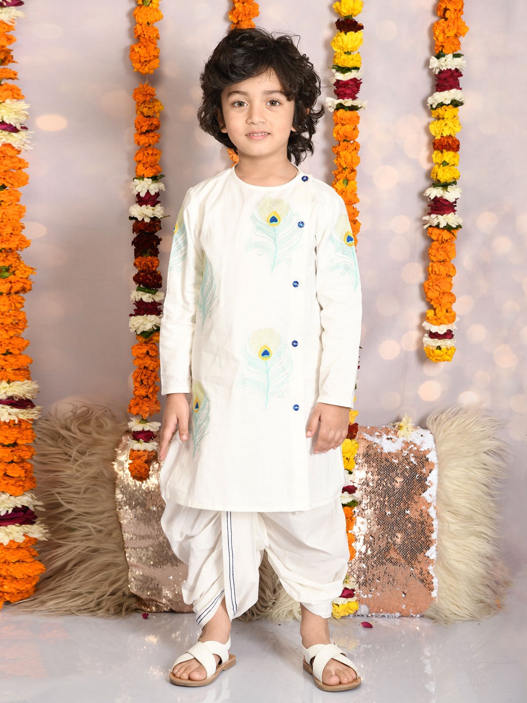 MUDKID Boys Ethnic Motifs Printed Angrakha Mirror Work Pure Cotton Kurta With Dhoti Pants, Cream
MUDKID Boys Ethnic Motifs Printed Angrakha Mirror Work Pure Cotton Kurta With Dhoti Pants, Cream