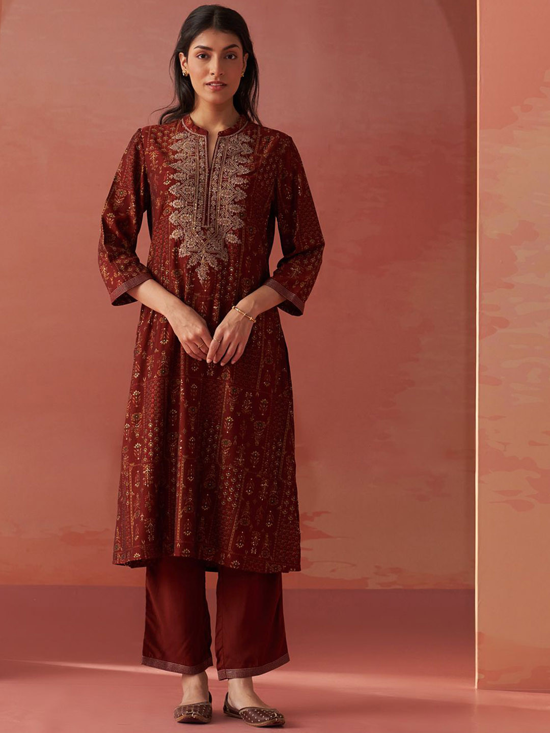 Lakshita Floral Printed Sequinned Mandarin Collar Straight Kurta With Trousers, Maroon
Lakshita Floral Printed Sequinned Mandarin Collar Straight Kurta With Trousers, Maroon