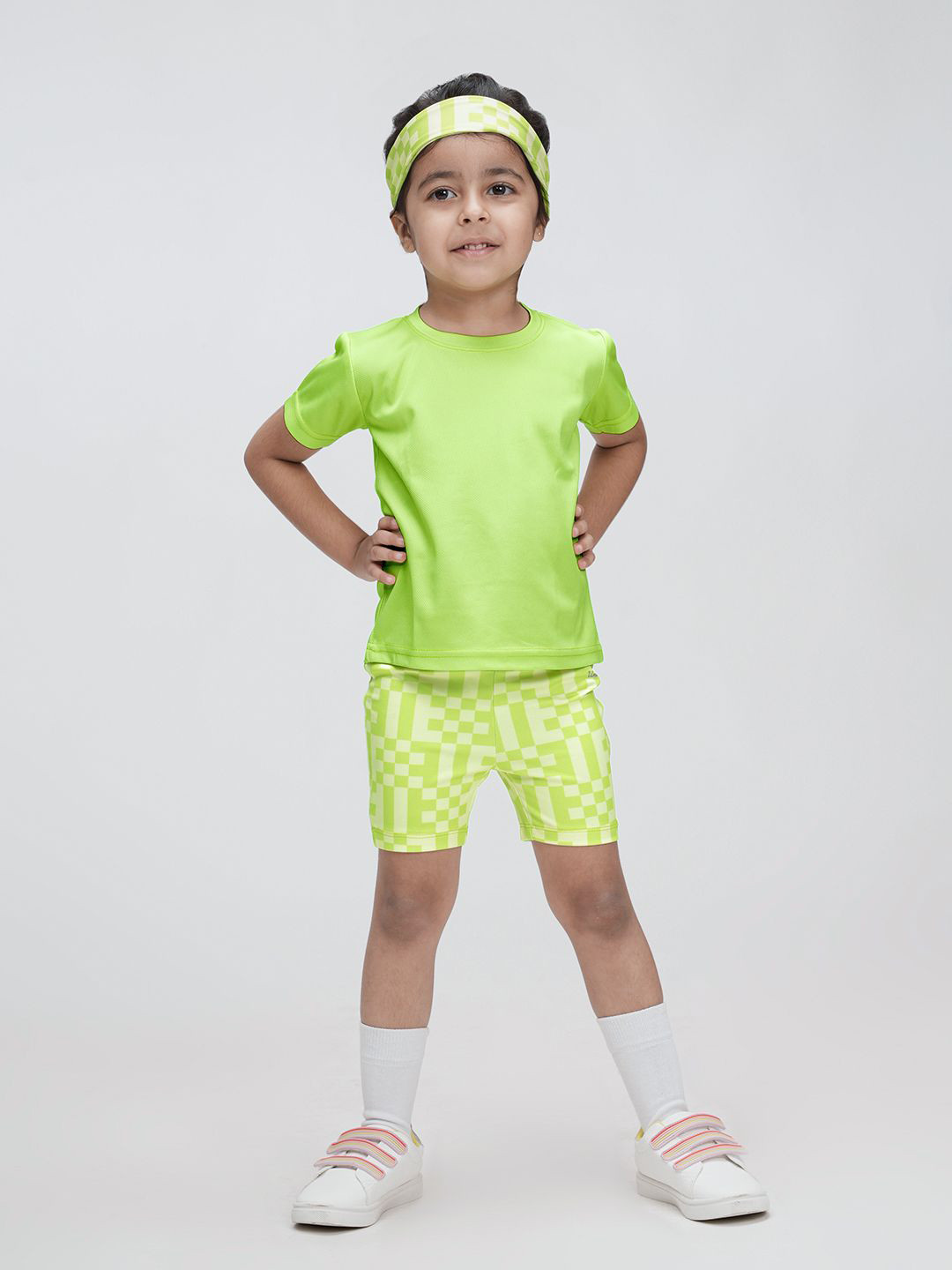 UMILDO Girls Round Neck T-shirt With Shorts, Lime green 
UMILDO Girls Round Neck T-shirt With Shorts, Lime green
