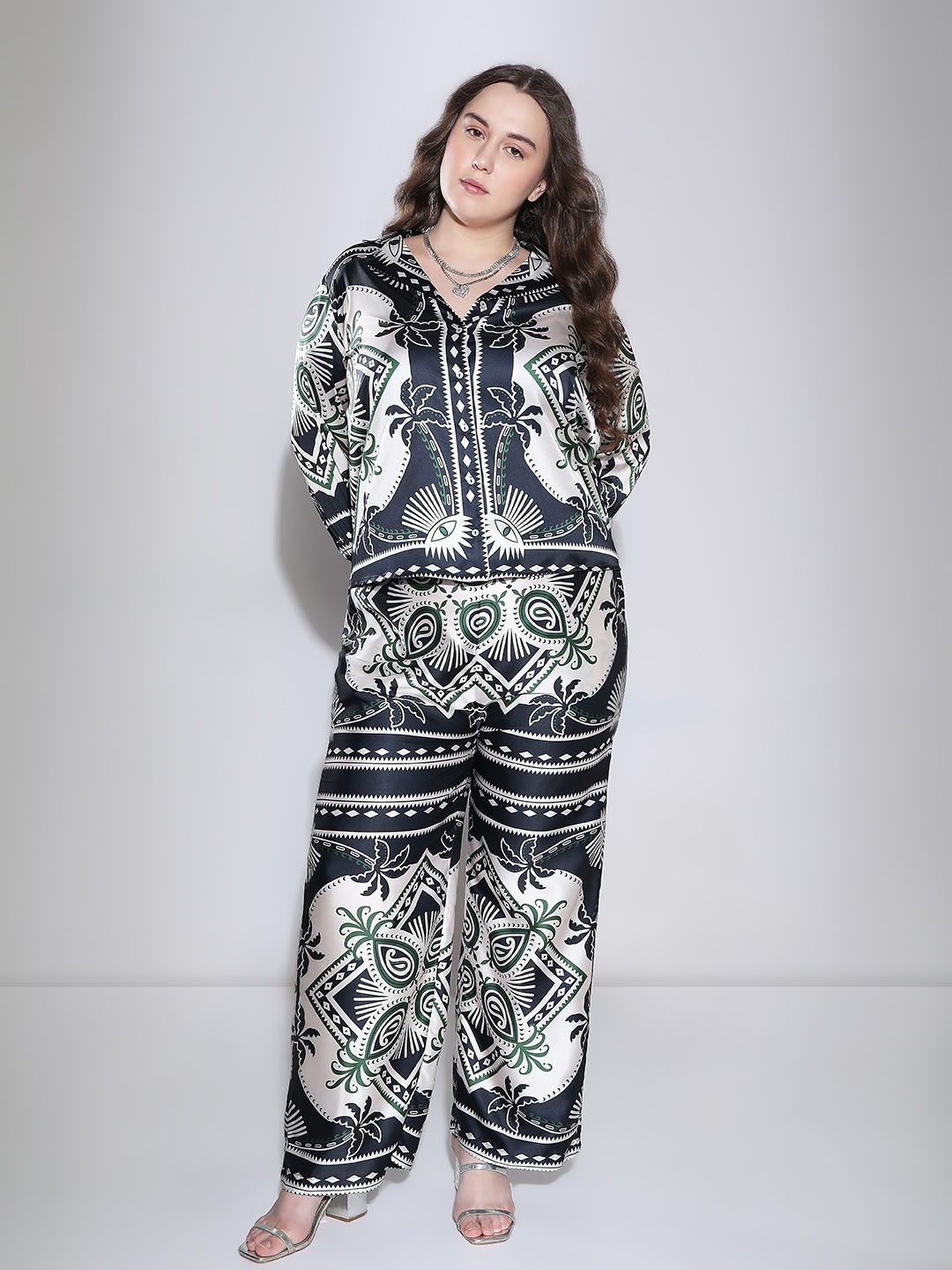 VERO MODA CURVE Women Ethnic Motifs Printed Straight Fit High-Rise Culottes Trousers, Black
VERO MODA CURVE Women Ethnic Motifs Printed Straight Fit High-Rise Culottes Trousers, Black