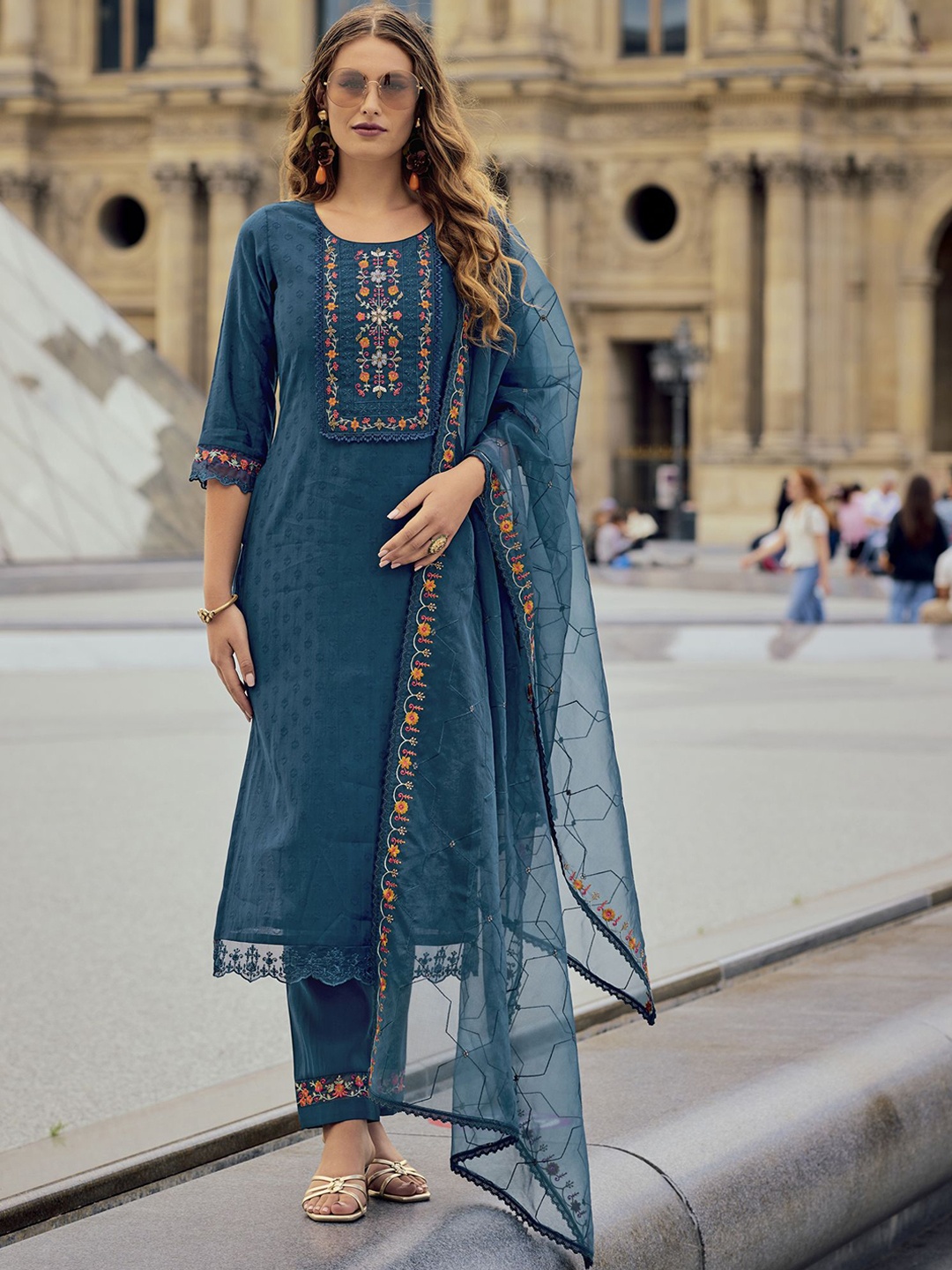 MOJILAA Floral Embroidered Beads and Stones Straight Kurta & Trousers With Dupatta, Teal
MOJILAA Floral Embroidered Beads and Stones Straight Kurta & Trousers With Dupatta, Teal