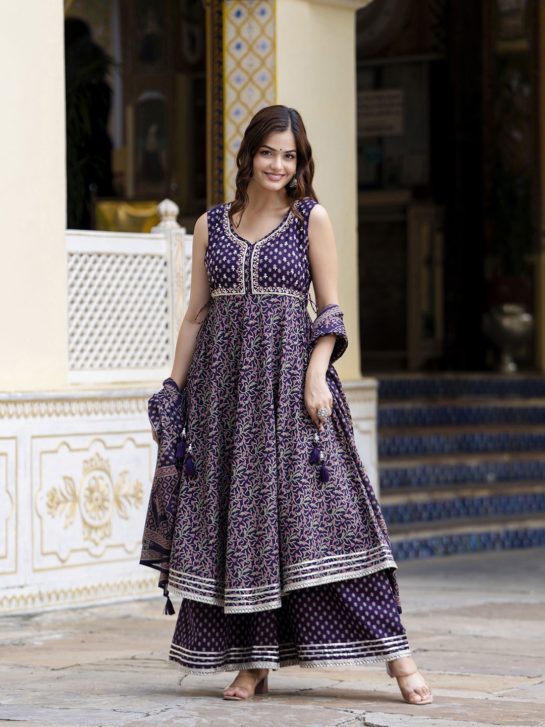Anouk Purple Floral Printed Sweetheart Neck PureCotton A-line Kurta with Palazzo & Dupatta
Anouk Purple Floral Printed Sweetheart Neck PureCotton A-line Kurta with Palazzo & Dupatta