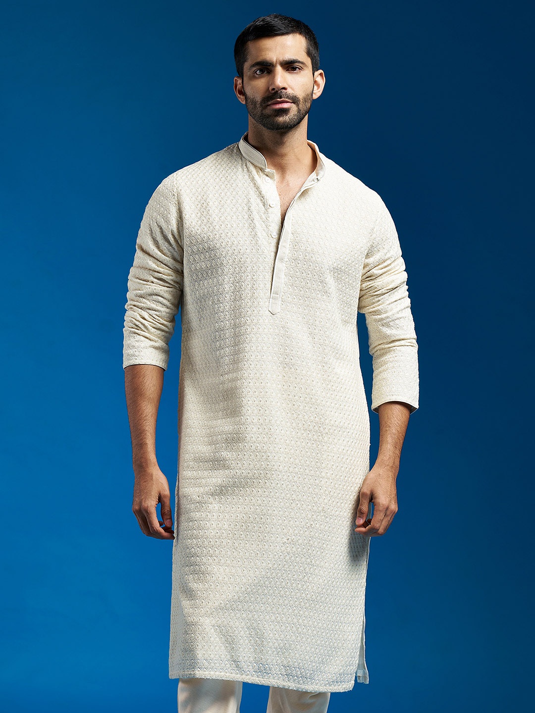 VASTRAMAY Geometric Embroidered Mandarin Collar Sequins Georgette Straight Kurta, Cream
VASTRAMAY Geometric Embroidered Mandarin Collar Sequins Georgette Straight Kurta, Cream