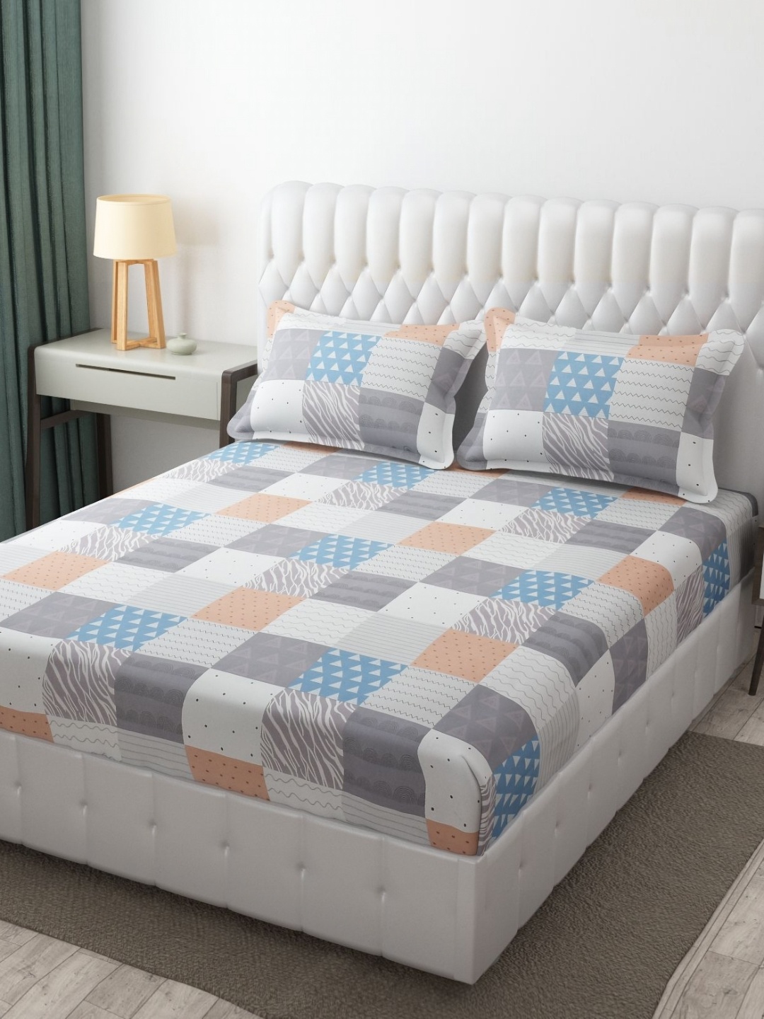 AaHo Decor White & Grey Geometric 300 TC Double King Fitted Bedsheet with 2 Pillow Covers
AaHo Decor White & Grey Geometric 300 TC Double King Fitted Bedsheet with 2 Pillow Covers