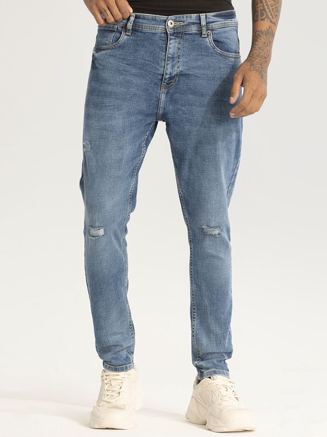 Snitch Men Narrow Skinny Fit Low Distress Mid-Rise Light Fade Stretchable Jeans, Blue
Snitch Men Narrow Skinny Fit Low Distress Mid-Rise Light Fade Stretchable Jeans, Blue
