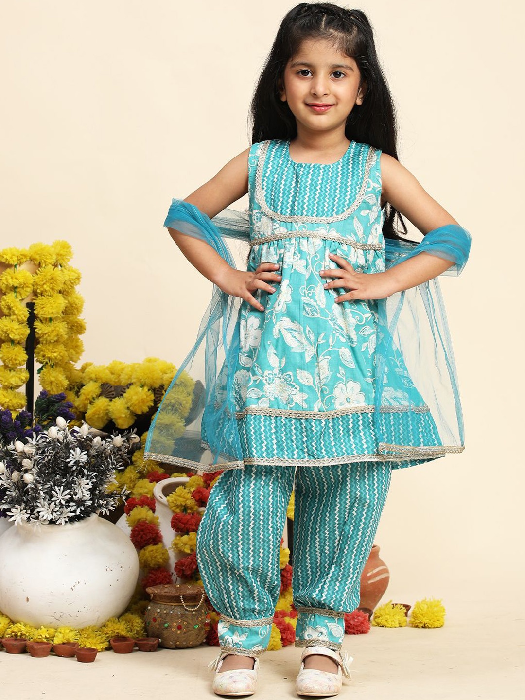 Cutiekins Girls Floral Printed Gotta Patti A-Line Kurta with Salwar & Dupatta, Turquoise blue
Cutiekins Girls Floral Printed Gotta Patti A-Line Kurta with Salwar & Dupatta, Turquoise blue