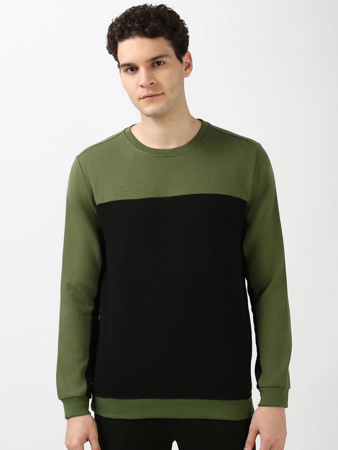 Peter England Casuals Men Colourblocked Round Neck Cotton Pullover Sweatshirt, Olive
Peter England Casuals Men Colourblocked Round Neck Cotton Pullover Sweatshirt, Olive