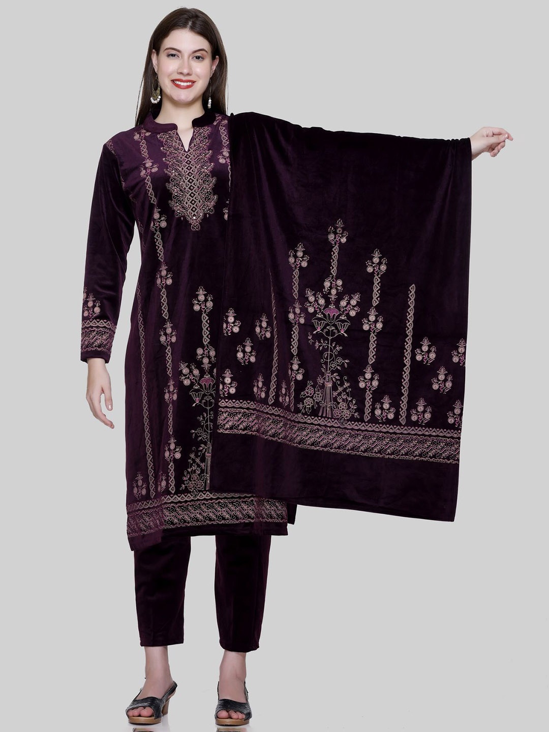 Pampara Ethnic Motifs Woven Design Beads and Stones Velvet Kurta With Trouser & Dupatta, Maroon
Pampara Ethnic Motifs Woven Design Beads and Stones Velvet Kurta With Trouser & Dupatta, Maroon