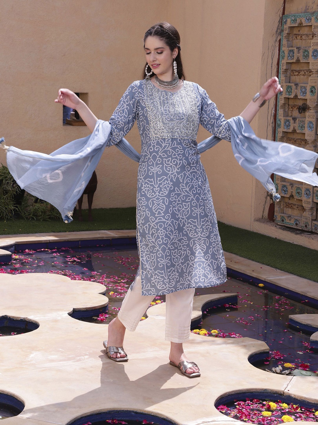 BANDIA Bandhani Embroidered Round Neck Sequinned Straight Kurta With Trousers & Dupatta, Grey
BANDIA Bandhani Embroidered Round Neck Sequinned Straight Kurta With Trousers & Dupatta, Grey