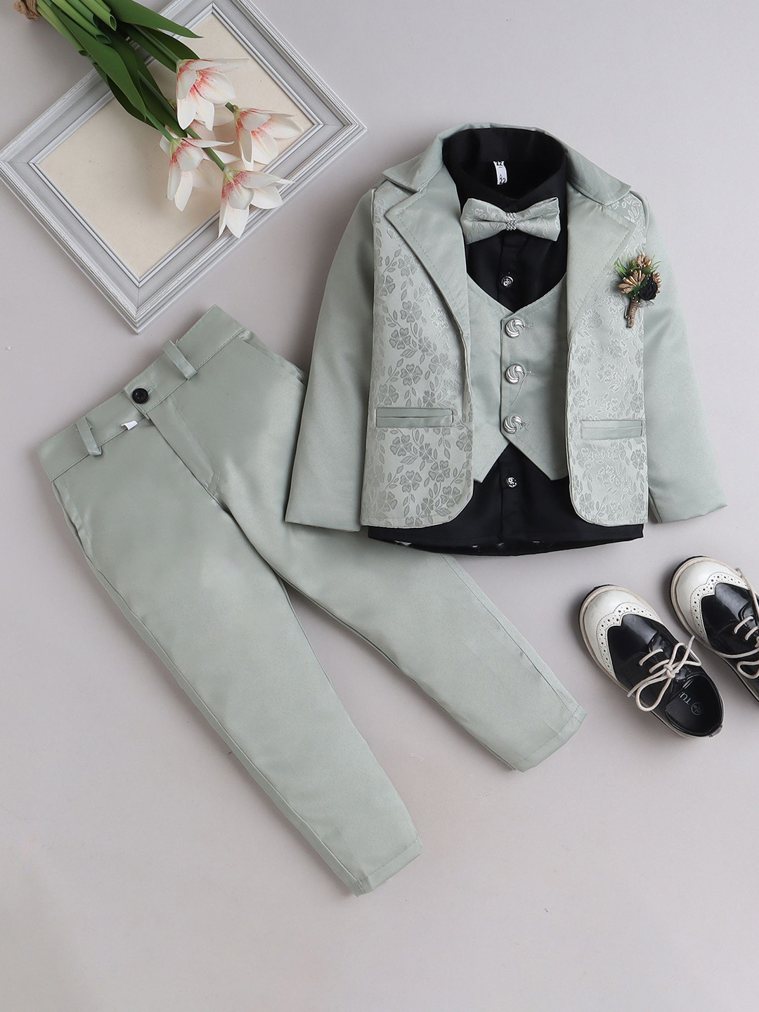 FOURFOLDS Boys Shirt Collar Neck Long Sleeves Shirt With Trouser With Blazer, Green
FOURFOLDS Boys Shirt Collar Neck Long Sleeves Shirt With Trouser With Blazer, Green