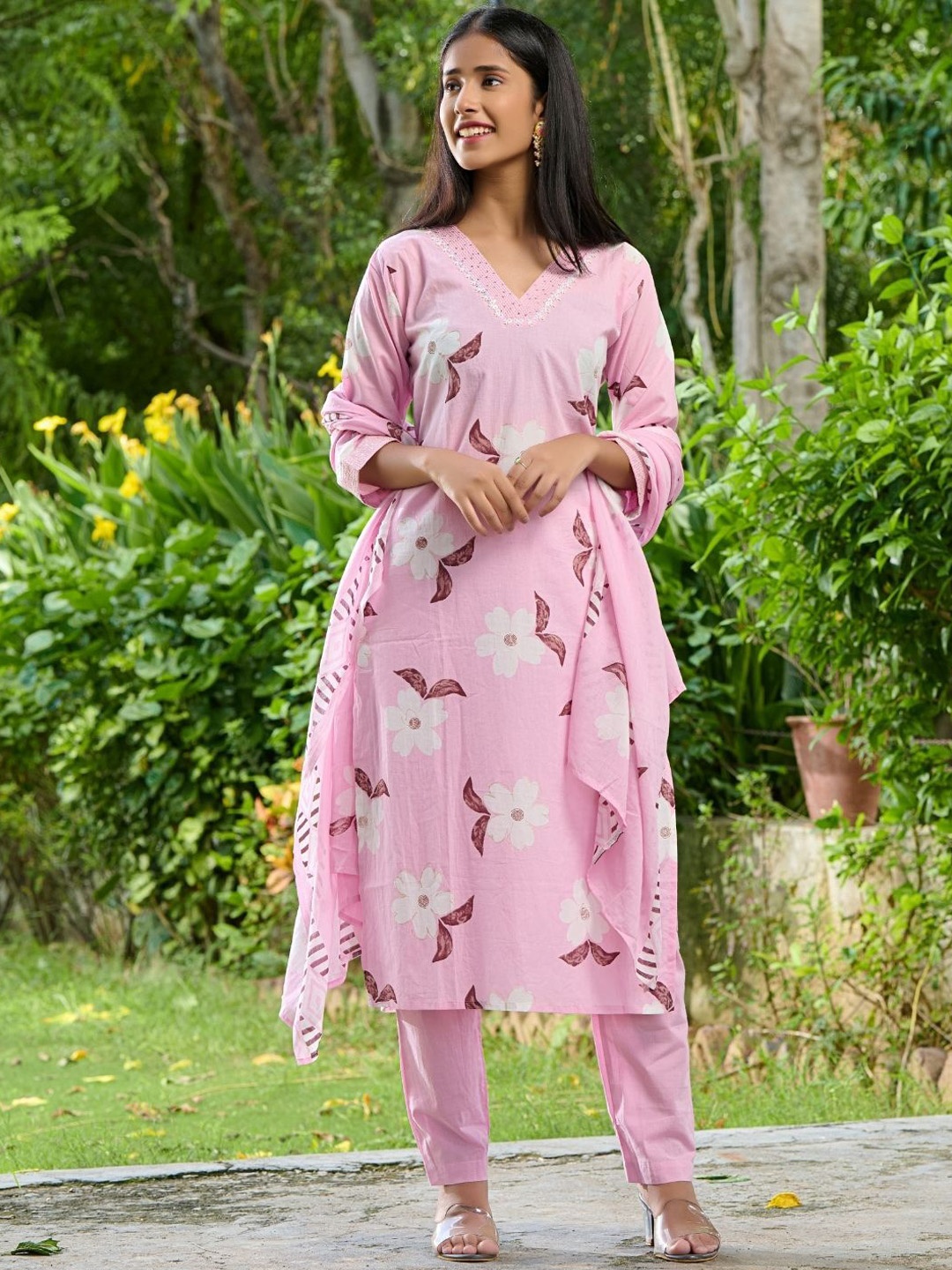 PRETTY PALLU Ethnic Motifs Printed Sequinned Pure Cotton Kurta with Trousers & Dupatta, Pink
PRETTY PALLU Ethnic Motifs Printed Sequinned Pure Cotton Kurta with Trousers & Dupatta, Pink