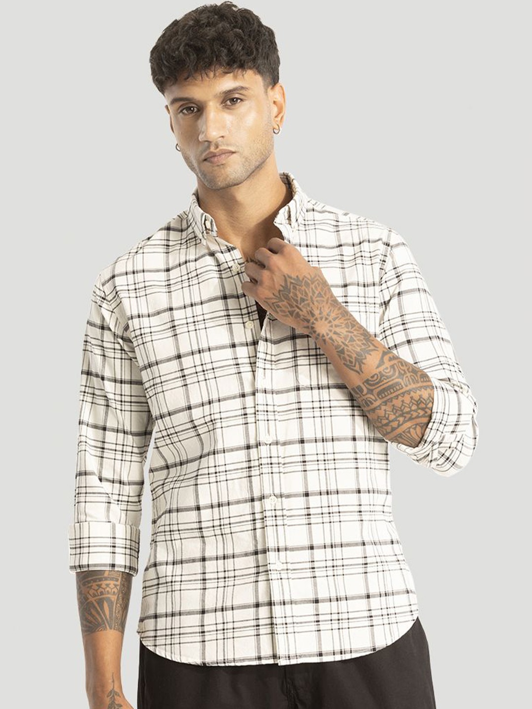 Snitch Men Smart Button-Down Collar Checked Cotton Slim Fit Casual Shirt, Off white
Snitch Men Smart Button-Down Collar Checked Cotton Slim Fit Casual Shirt, Off white