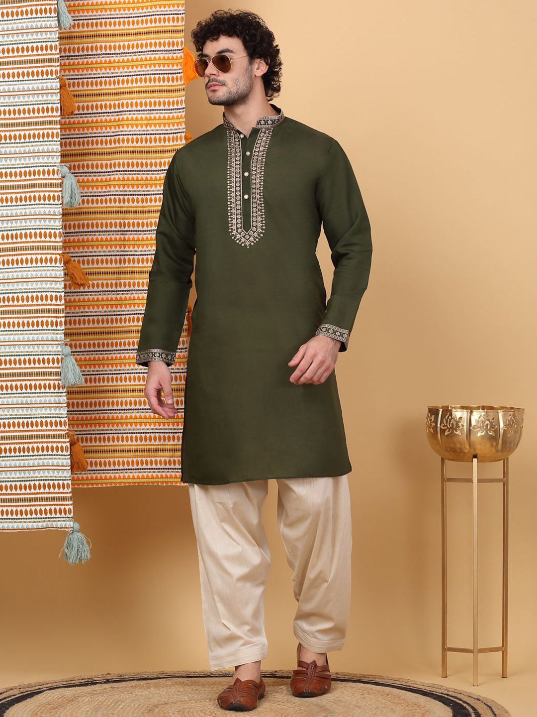 KRAFT INDIA LUXE Floral Embroidered Mandarin Collar Cotton Silk Straight Kurta & Salwar, Green
KRAFT INDIA LUXE Floral Embroidered Mandarin Collar Cotton Silk Straight Kurta & Salwar, Green