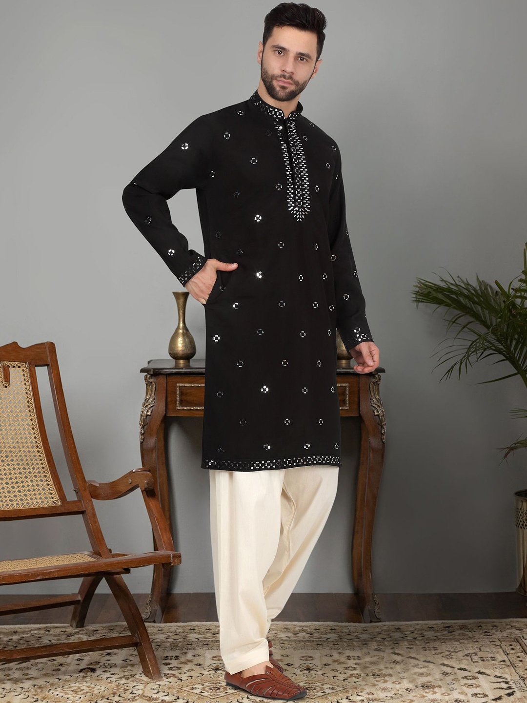 KRAFT INDIA LUXE Ethnic Motifs Embroidered Mirror Work Cotton Silk Kurta With Salwar, Black
KRAFT INDIA LUXE Ethnic Motifs Embroidered Mirror Work Cotton Silk Kurta With Salwar, Black