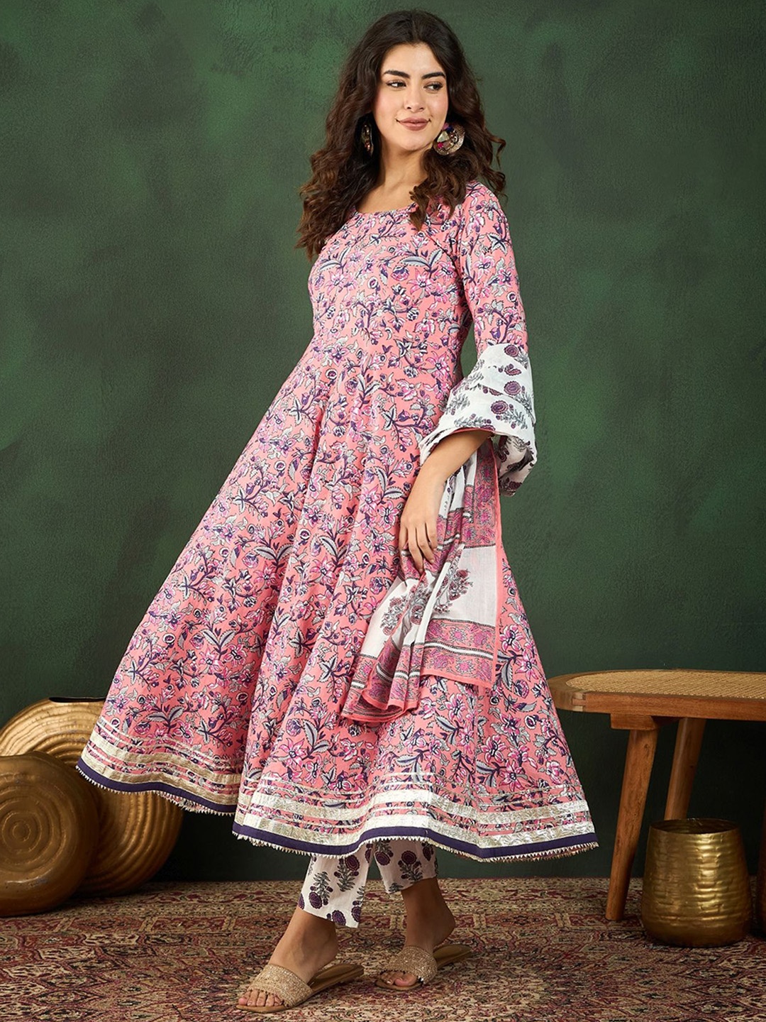 Sangria Pink Floral Printed Round Neck Pure Cotton Anarkali Kurta With Trousers & Dupatta
Sangria Pink Floral Printed Round Neck Pure Cotton Anarkali Kurta With Trousers & Dupatta