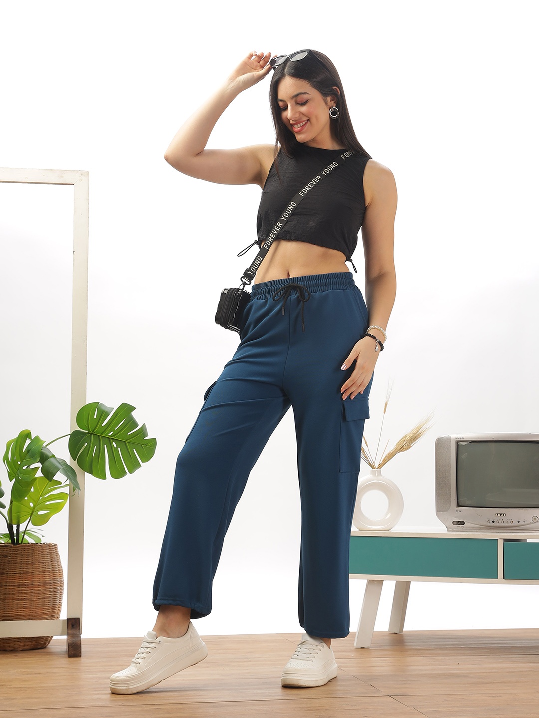 9shines Label Women Solid Comfort Straight Fit Wrinkle Free Cargos Trousers, Blue
9shines Label Women Solid Comfort Straight Fit Wrinkle Free Cargos Trousers, Blue