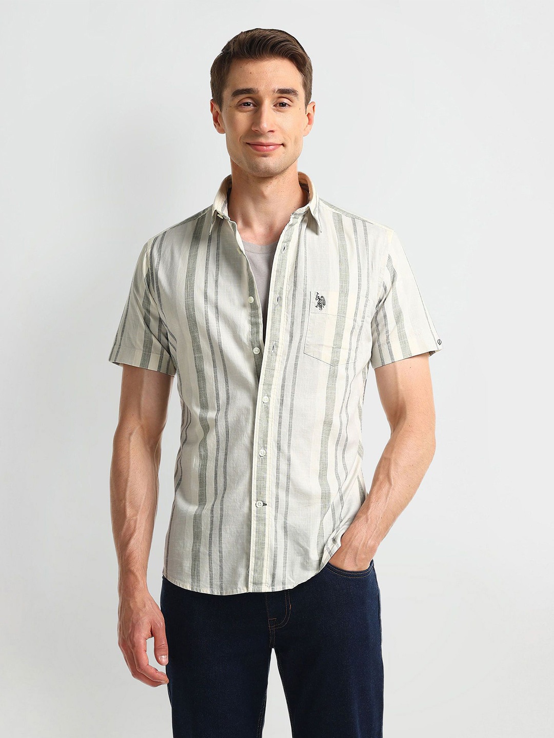U.S. Polo Assn. Denim Co. Men Spread Collar Vertical Striped Cotton Slim Fit Casual Shirt, Green
U.S. Polo Assn. Denim Co. Men Spread Collar Vertical Striped Cotton Slim Fit Casual Shirt, Green