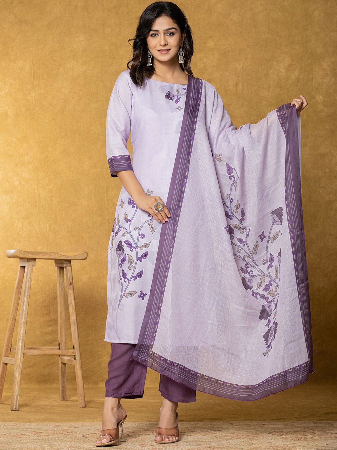 Yufta Floral Printed Boat Neck Regular Linen Kurta With Trousers & Dupatta, Lavender
Yufta Floral Printed Boat Neck Regular Linen Kurta With Trousers & Dupatta, Lavender
