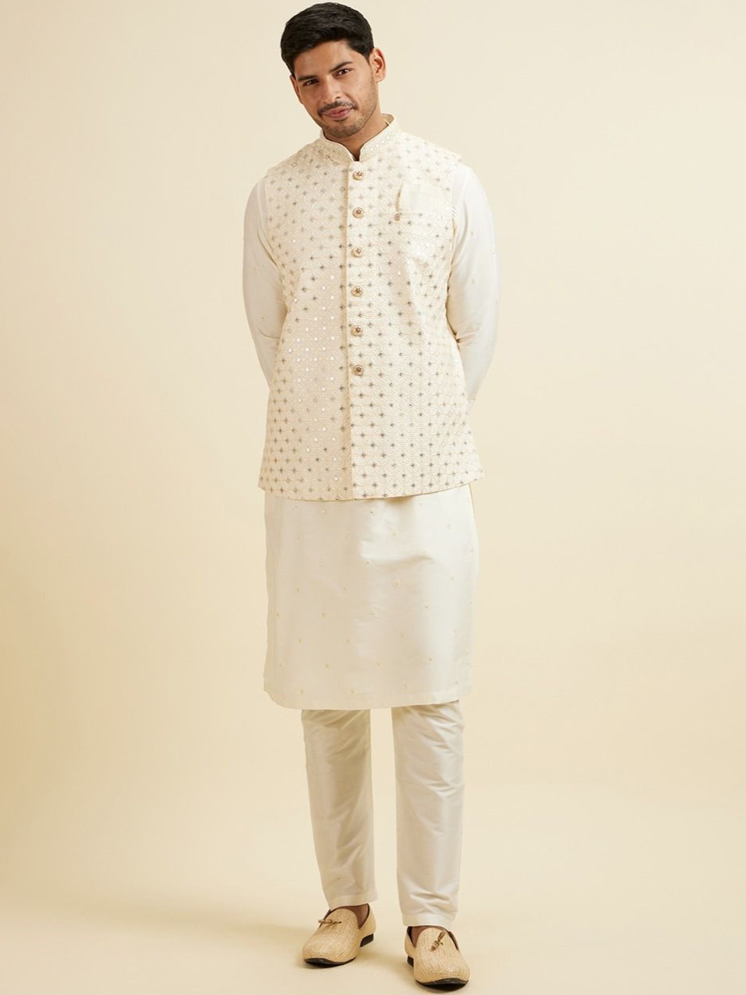 Manyavar Men Ethnic Motifs Embroidered Regular Thread Work Kurta and Churidar with Jacket, Cream
Manyavar Men Ethnic Motifs Embroidered Regular Thread Work Kurta and Churidar with Jacket, Cream