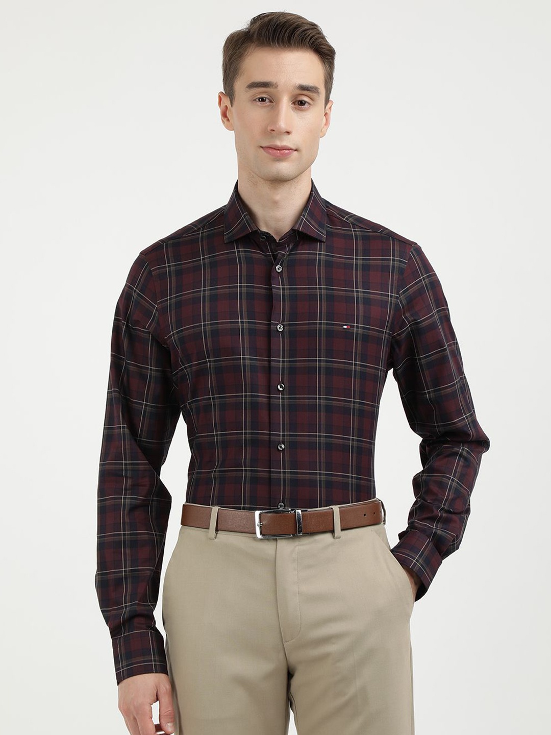 Tommy Hilfiger Men Cutaway Collar Tartan Checked Cotton Formal Shirt, Burgundy
Tommy Hilfiger Men Cutaway Collar Tartan Checked Cotton Formal Shirt, Burgundy