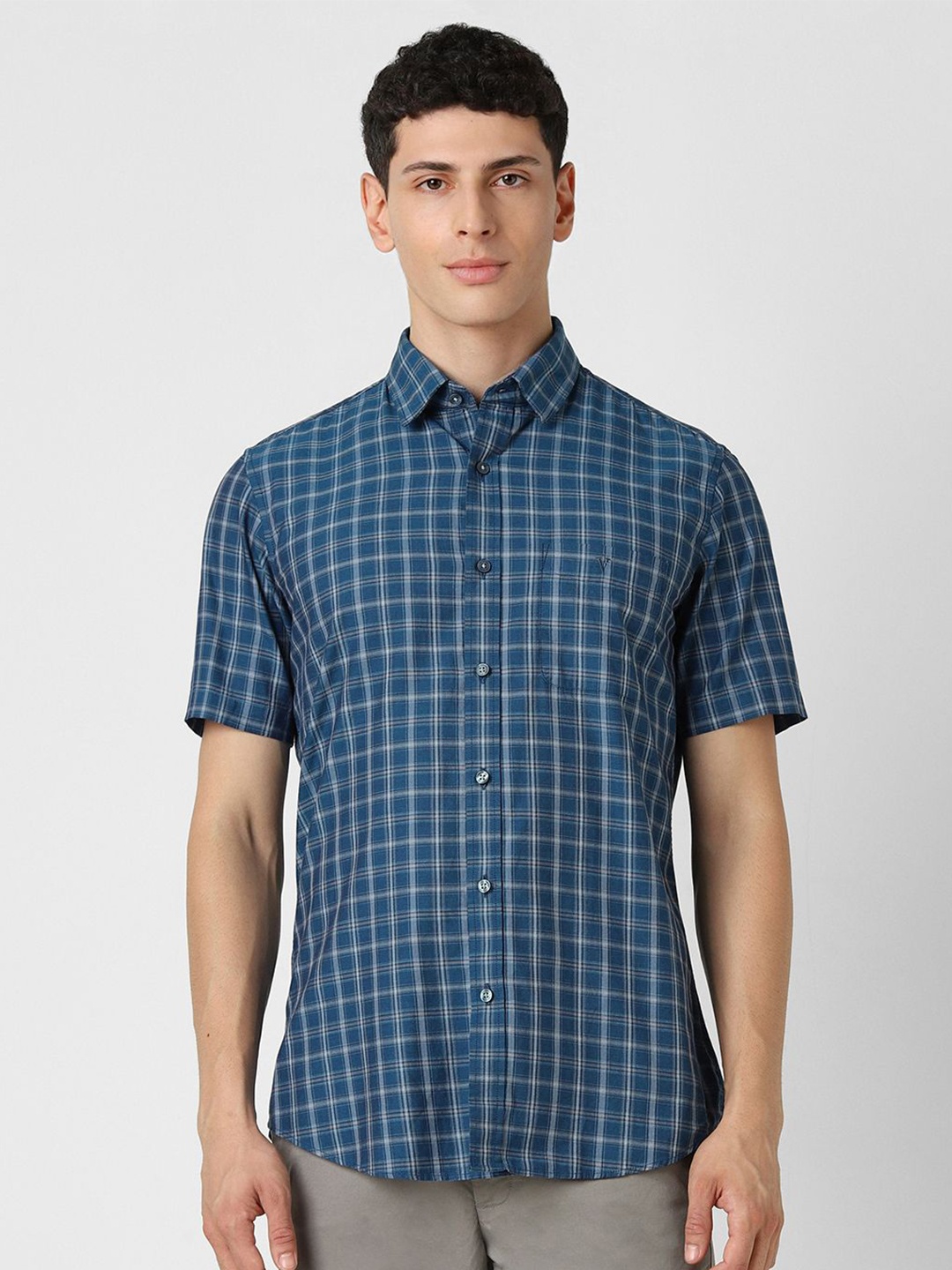 Van Heusen Sport Men Spread Collar Tartan Checked Cotton Slim Fit Casual Shirt, Blue
Van Heusen Sport Men Spread Collar Tartan Checked Cotton Slim Fit Casual Shirt, Blue
