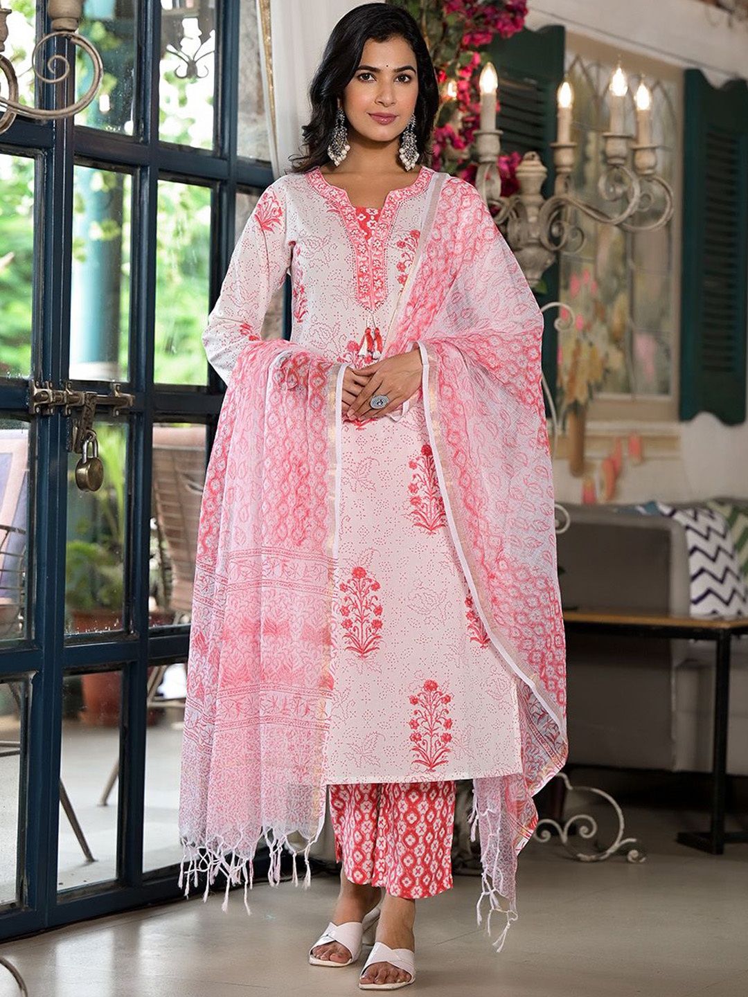 Benaaz Ethnic Motifs Printed Pure Cotton Straight Kurta With Trousers & Dupatta, White
Benaaz Ethnic Motifs Printed Pure Cotton Straight Kurta With Trousers & Dupatta, White