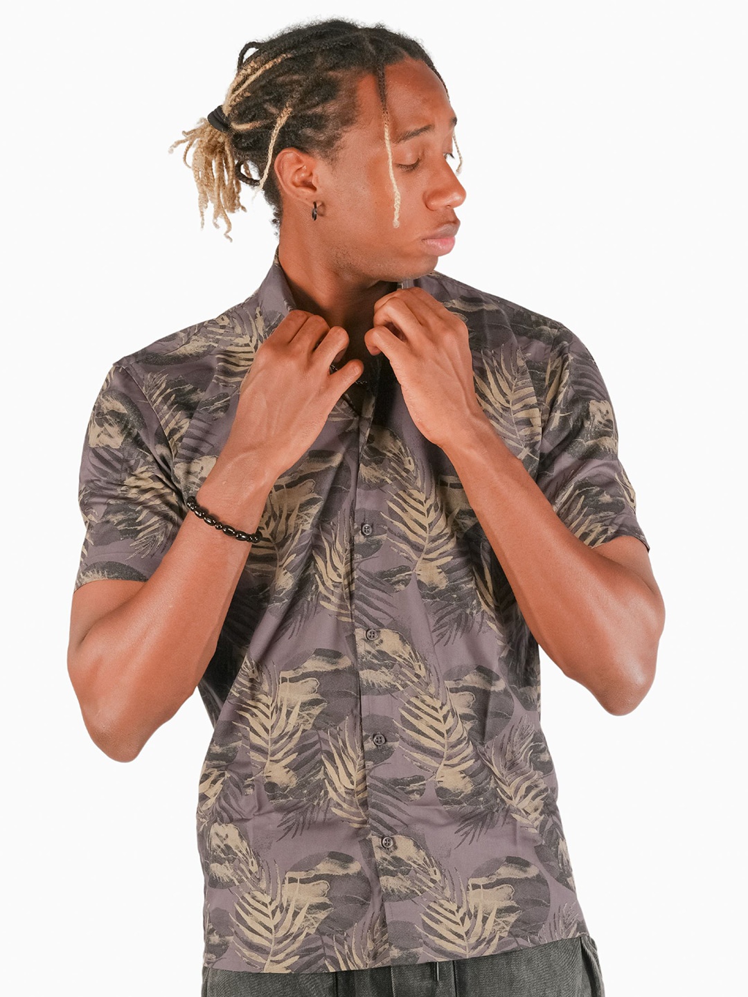 BOTABOCHI Men Classic Spread Collar Floral Printed Cotton Relaxed Fit Casual Shirt, Grey
BOTABOCHI Men Classic Spread Collar Floral Printed Cotton Relaxed Fit Casual Shirt, Grey