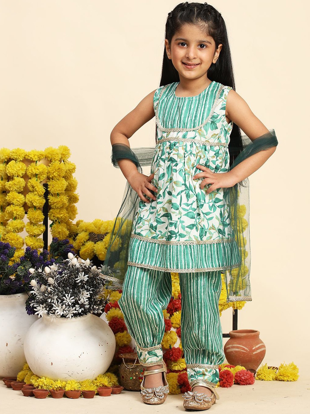 Cutiekins Girls Floral Printed Regular Gotta Patti A-Line Kurta With Salwar & Dupatta, Sea green
Cutiekins Girls Floral Printed Regular Gotta Patti A-Line Kurta With Salwar & Dupatta, Sea green