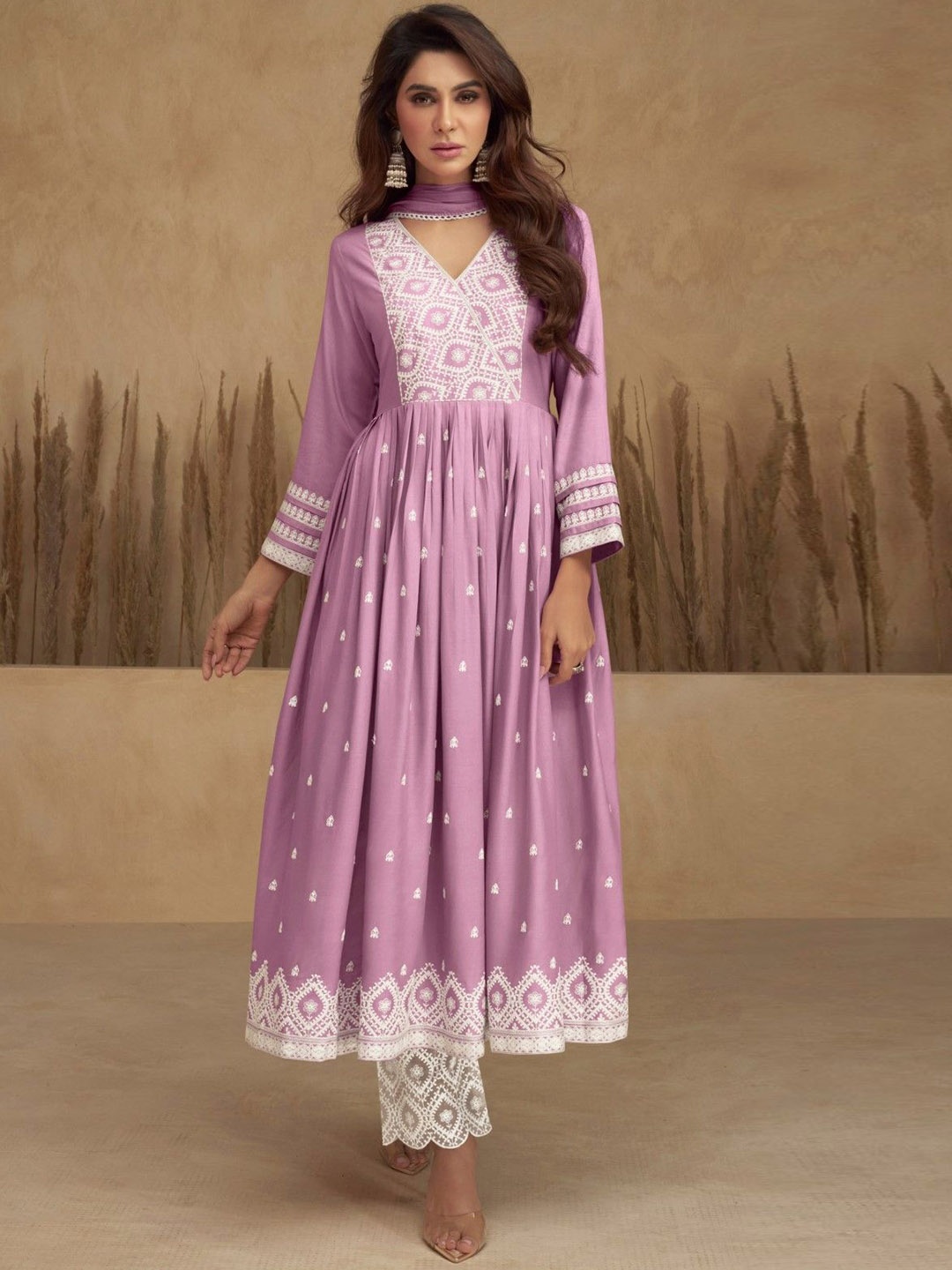 AUTUMN LANE Ethnic Motifs Embroidered Pure Cotton Kurta With Trousers & Dupatta, Violet
AUTUMN LANE Ethnic Motifs Embroidered Pure Cotton Kurta With Trousers & Dupatta, Violet