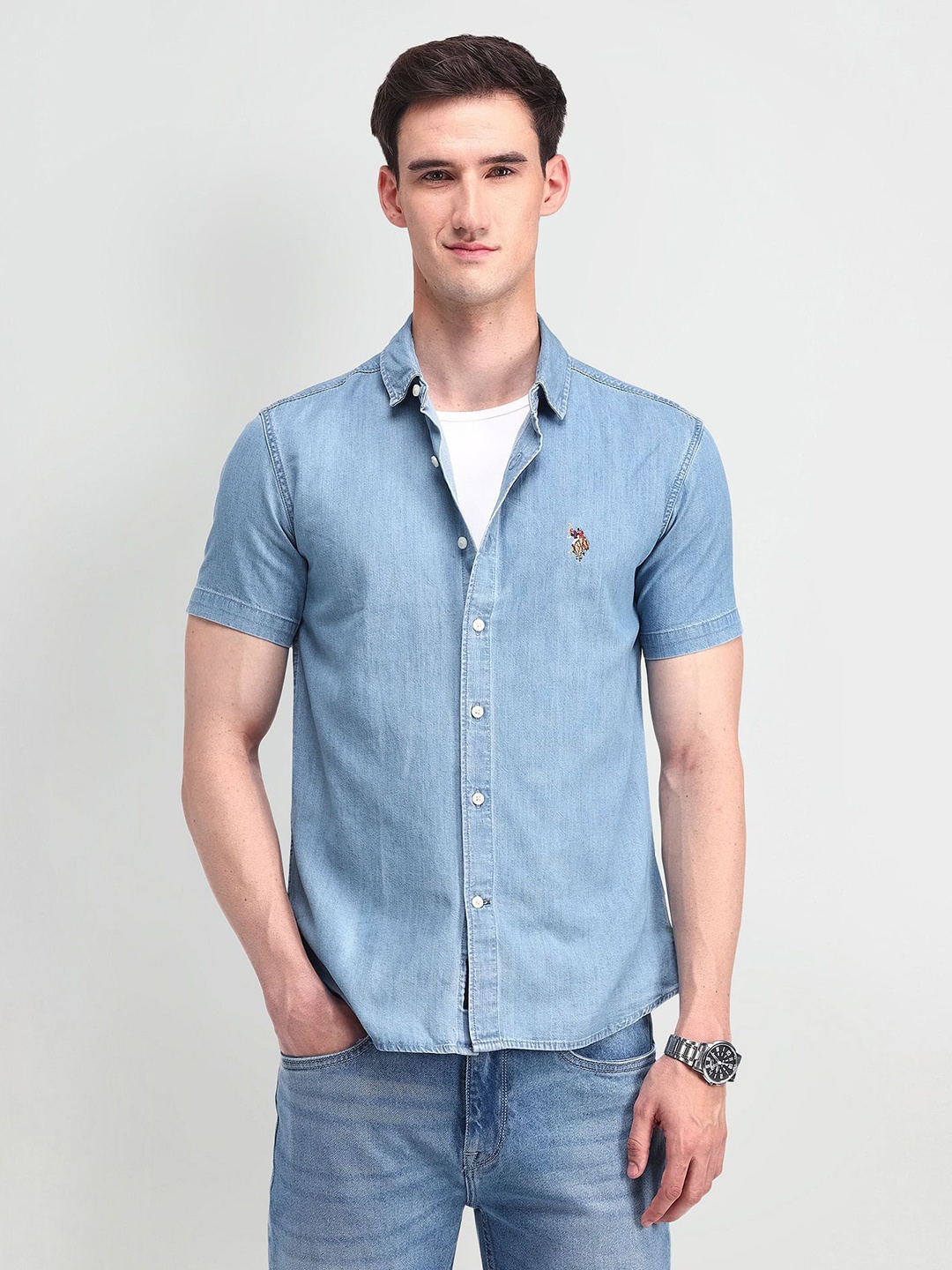 U.S. Polo Assn. Denim Co. Men Comfort Spread Collar Solid Cotton Slim Fit Casual Shirt, Blue
U.S. Polo Assn. Denim Co. Men Comfort Spread Collar Solid Cotton Slim Fit Casual Shirt, Blue