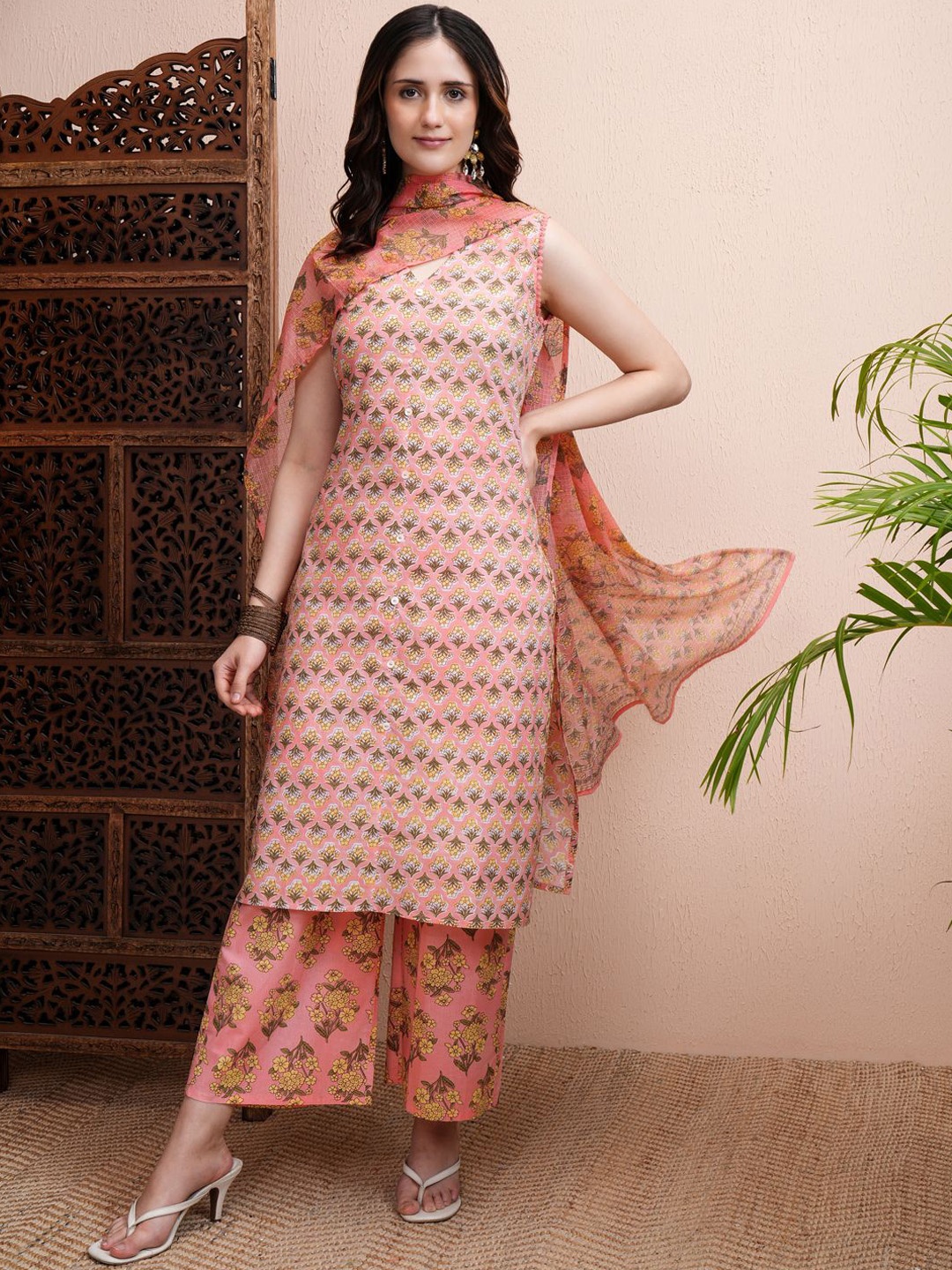 Vishudh Pink Floral Printed Pure Cotton Straight Kurta with Palazzos & With Dupatta
Vishudh Pink Floral Printed Pure Cotton Straight Kurta with Palazzos & With Dupatta