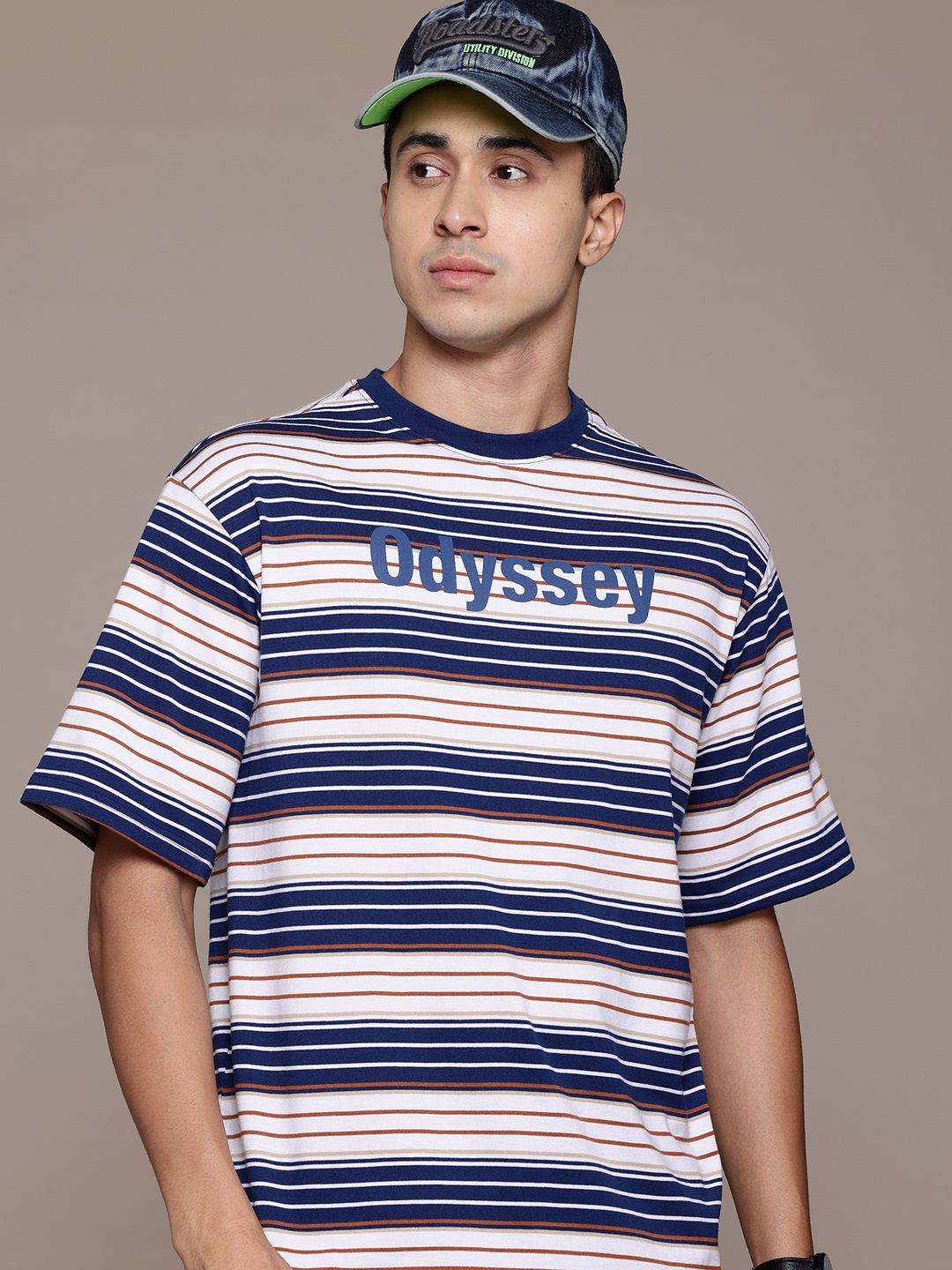 The Roadster Lifestyle Co. Men Relaxed Fit Striped Drop-Shoulder Sleeves T-shirt, White
The Roadster Lifestyle Co. Men Relaxed Fit Striped Drop-Shoulder Sleeves T-shirt, White