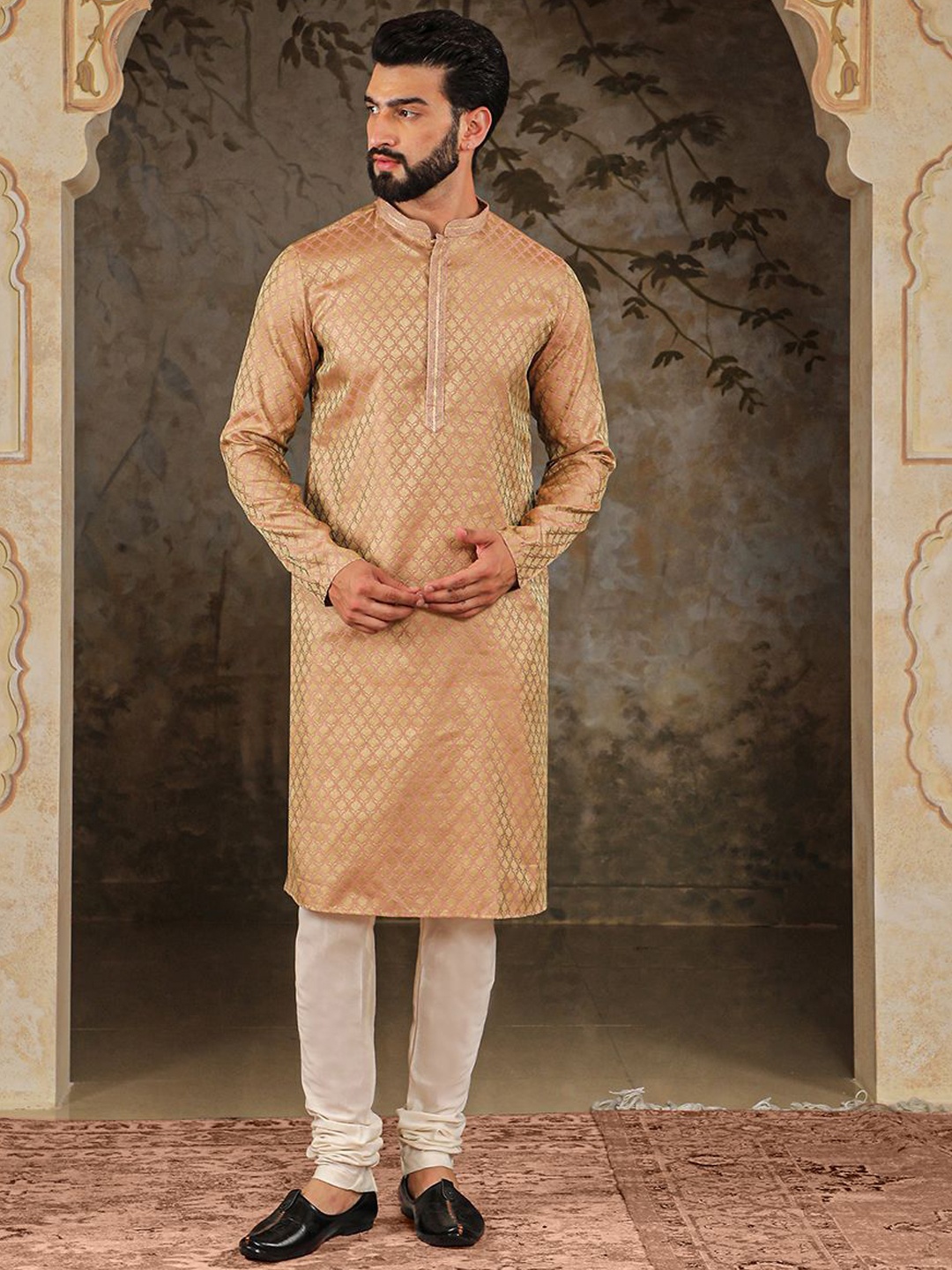 HOUSE OF DEYANN Floral Embroidered Thread Work Jacquard Weave Straight Kurta With Churidar, Pink
HOUSE OF DEYANN Floral Embroidered Thread Work Jacquard Weave Straight Kurta With Churidar, Pink