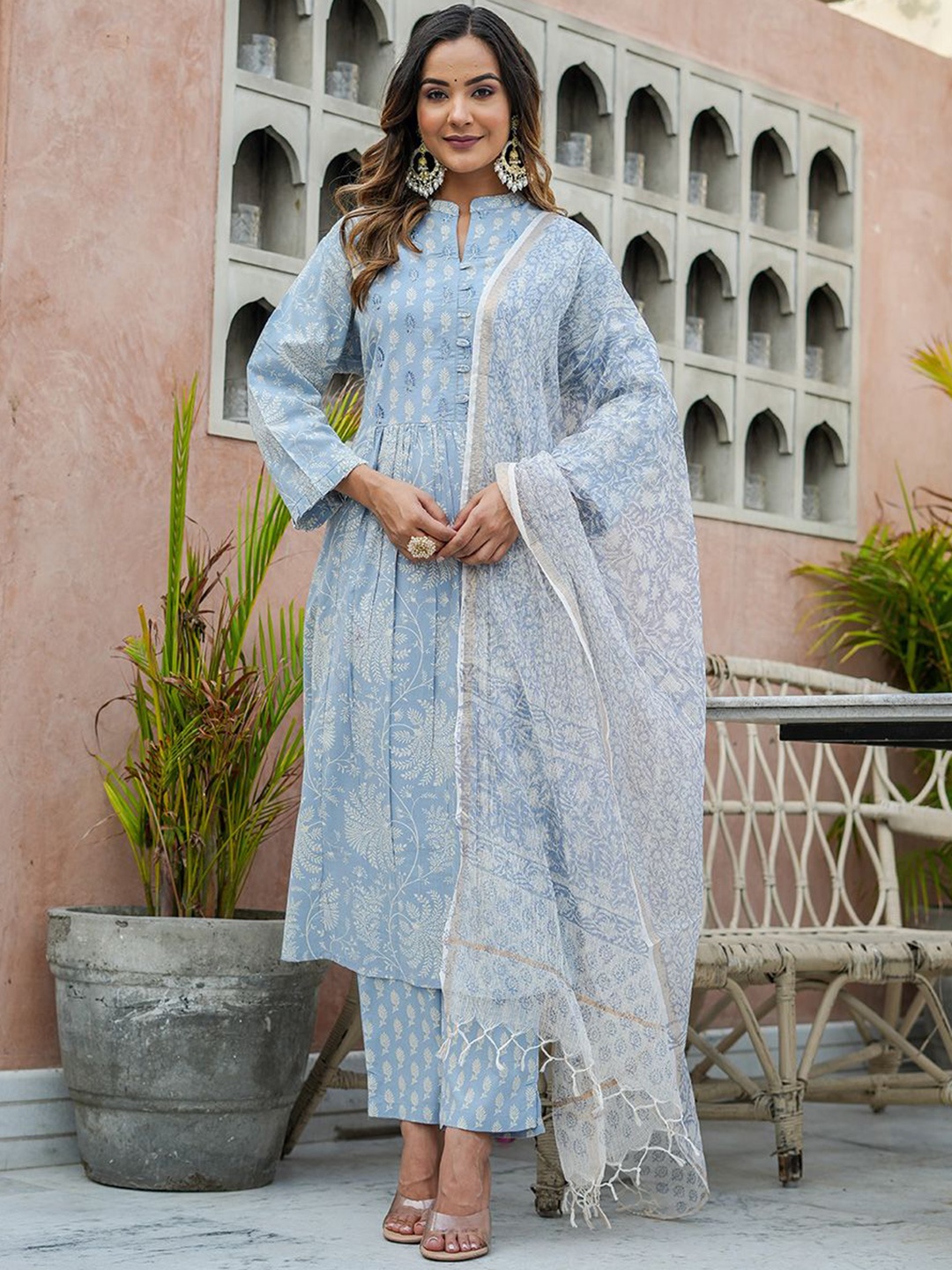 Benaaz Floral Printed Mandarin Collar Pure Cotton Anarkali Kurta with Trousers & Dupatta, Blue
Benaaz Floral Printed Mandarin Collar Pure Cotton Anarkali Kurta with Trousers & Dupatta, Blue