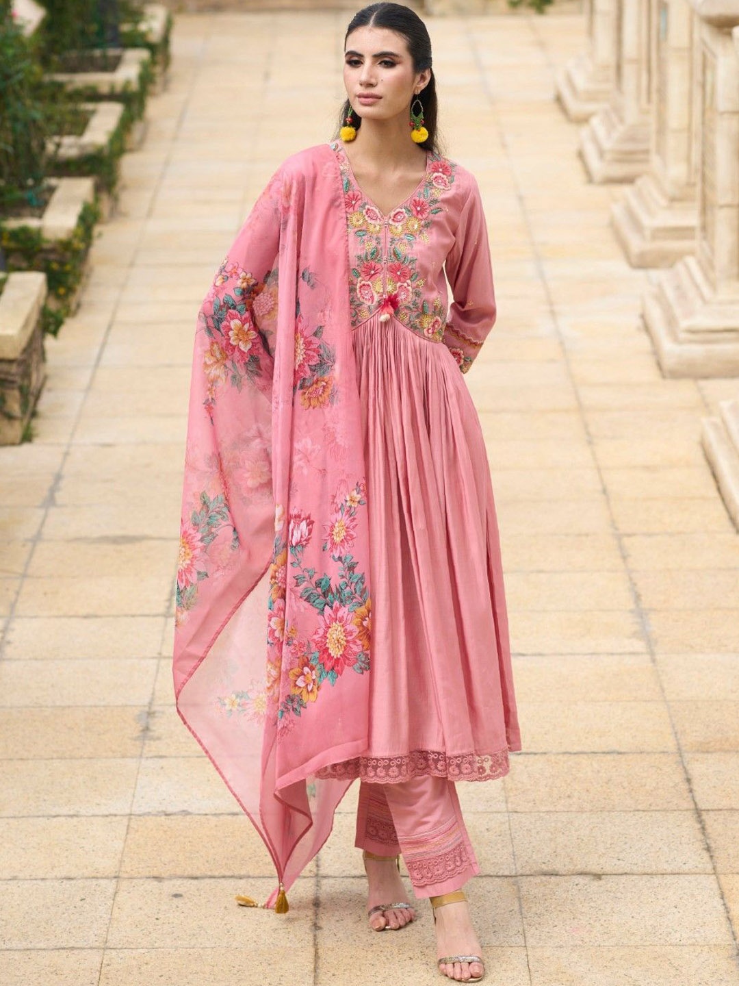 AUTUMN LANE Ethnic Motifs Yoke Design Pleated Thread Work Kurta With Trousers & Dupatta, Pink
AUTUMN LANE Ethnic Motifs Yoke Design Pleated Thread Work Kurta With Trousers & Dupatta, Pink