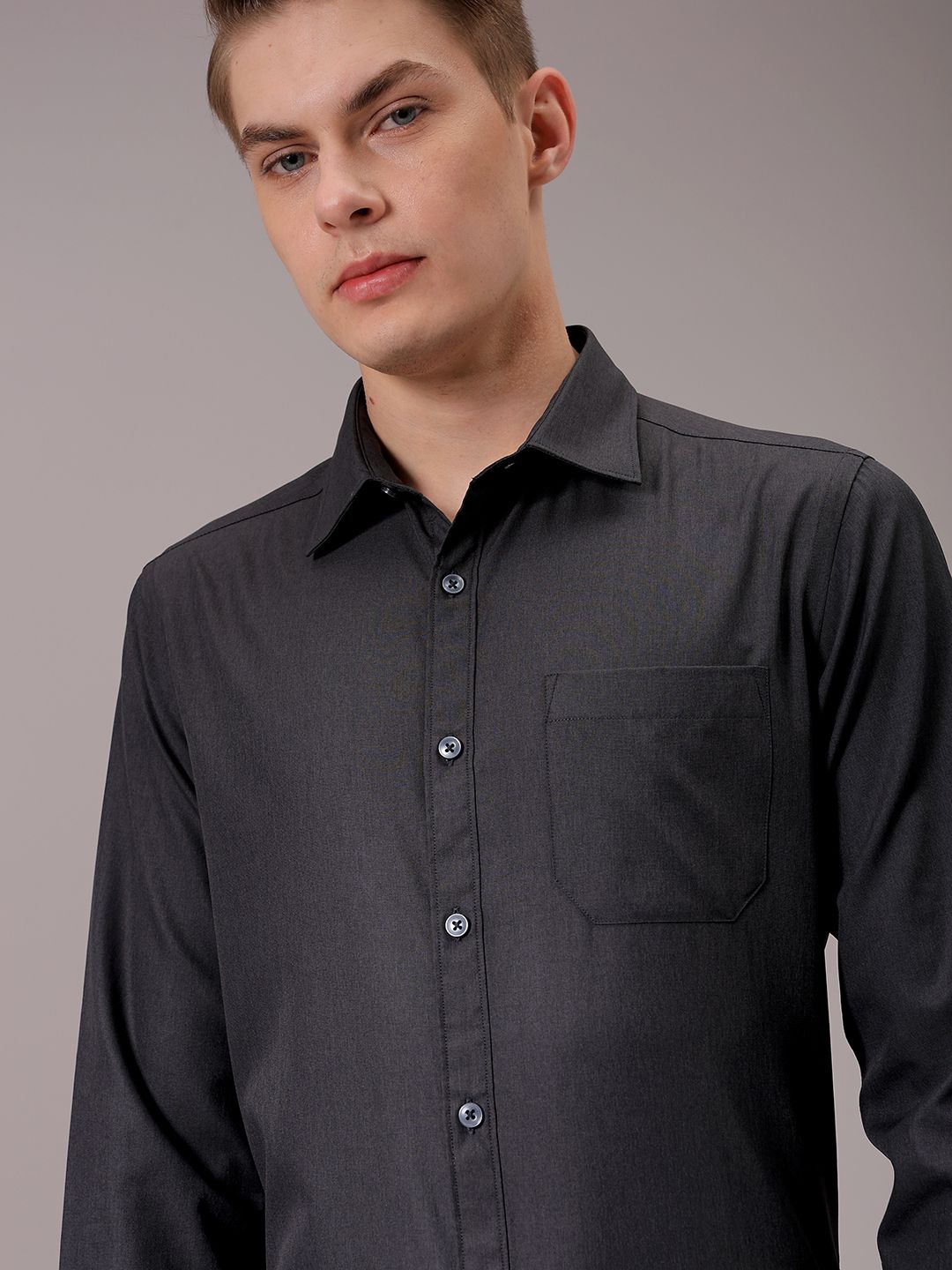 The Indian Garage Co. X Luxe Men Spread Collar Solid Slim Fit Formal Shirt, Black
The Indian Garage Co. X Luxe Men Spread Collar Solid Slim Fit Formal Shirt, Black